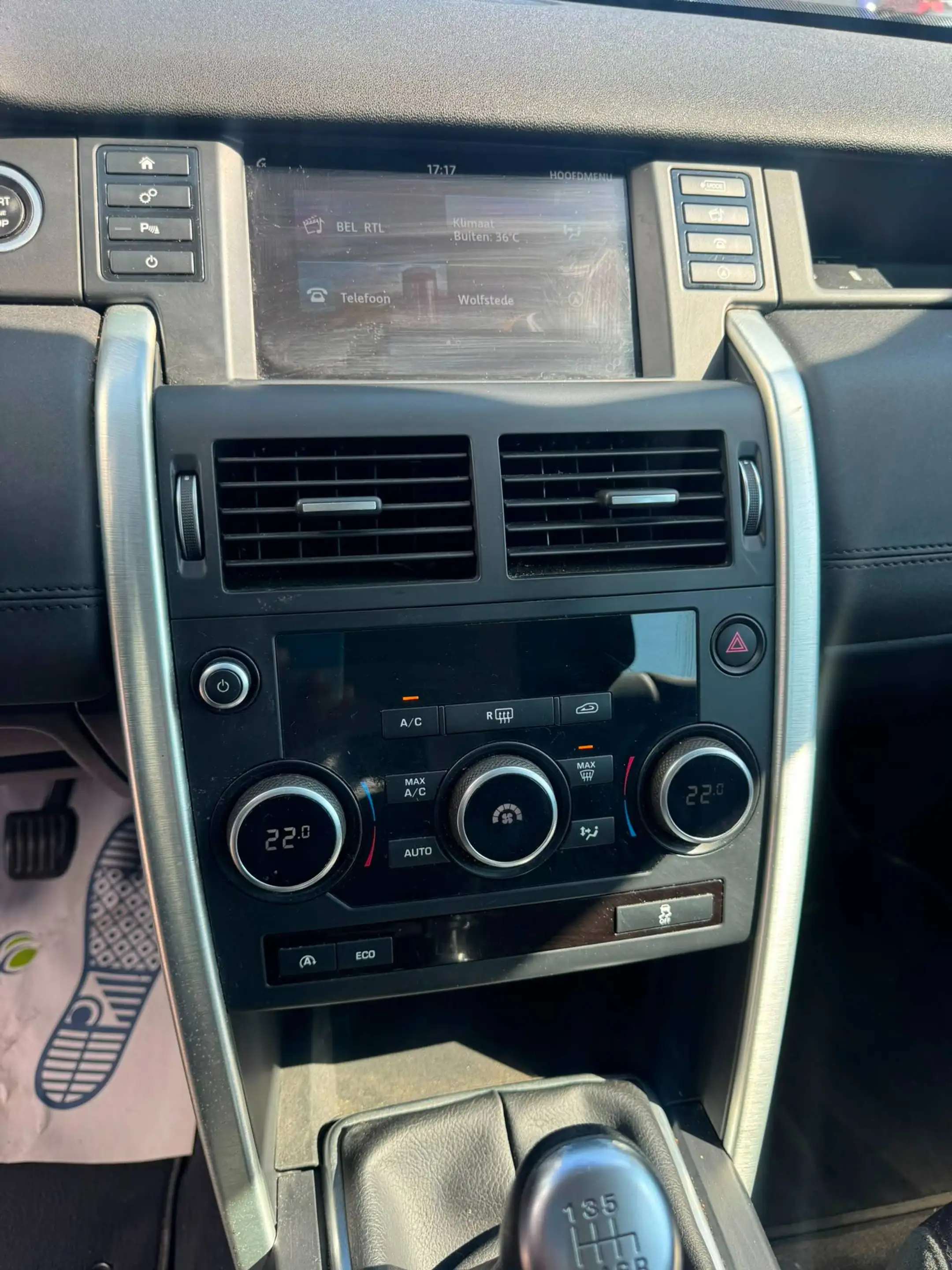 Land Rover Discovery — photo 12