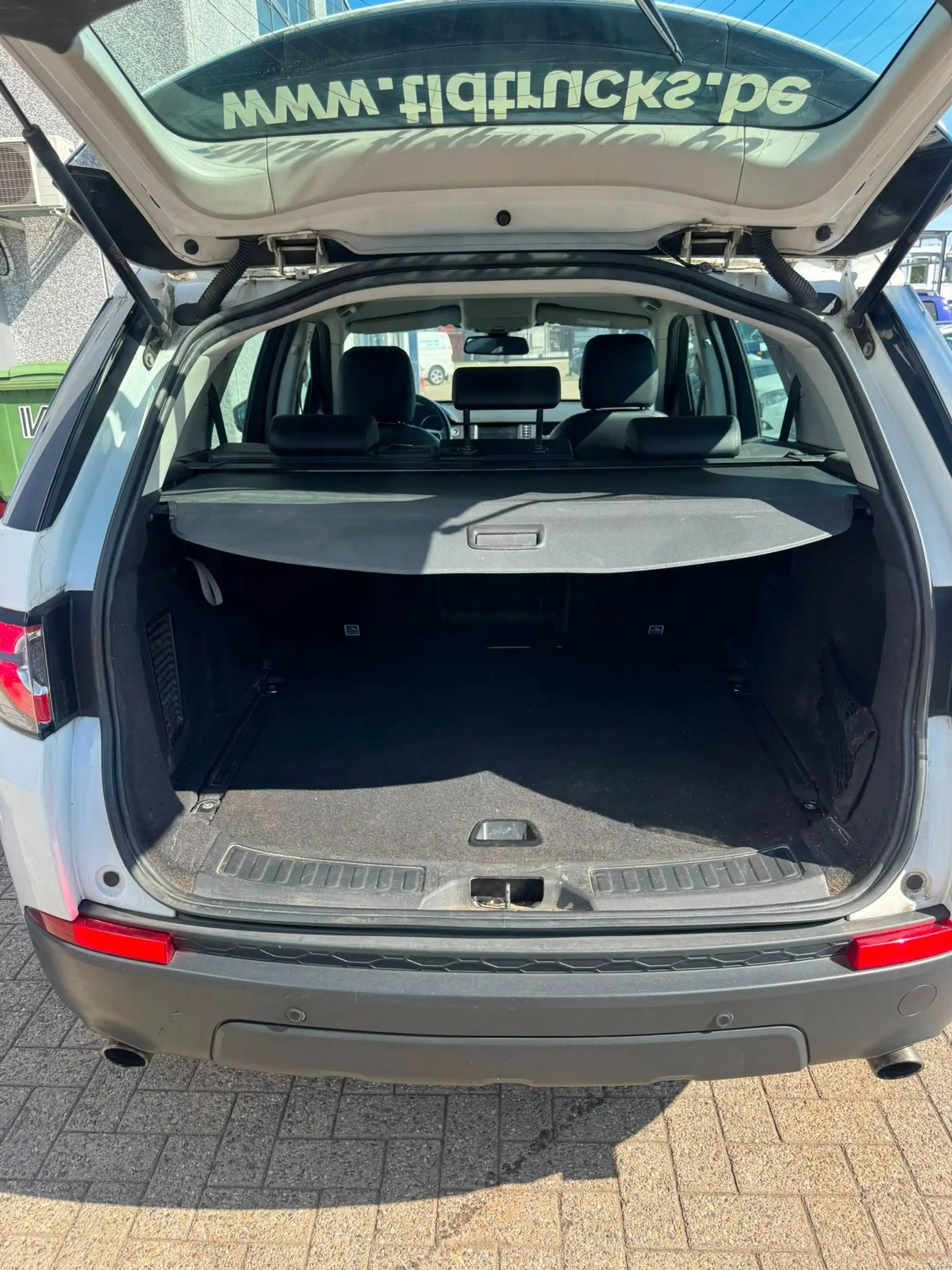 Land Rover Discovery — photo 4