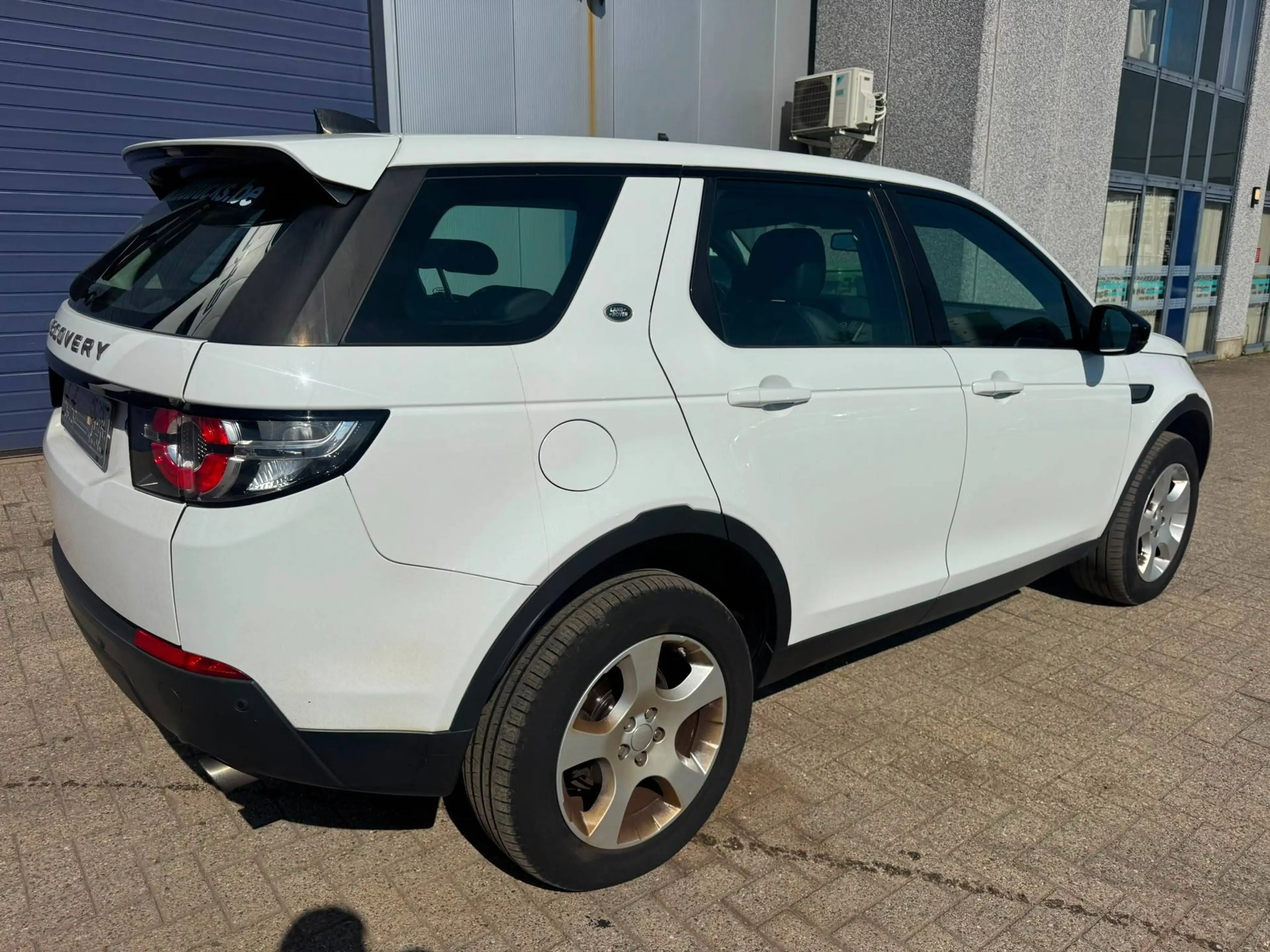 Land Rover Discovery — photo 6