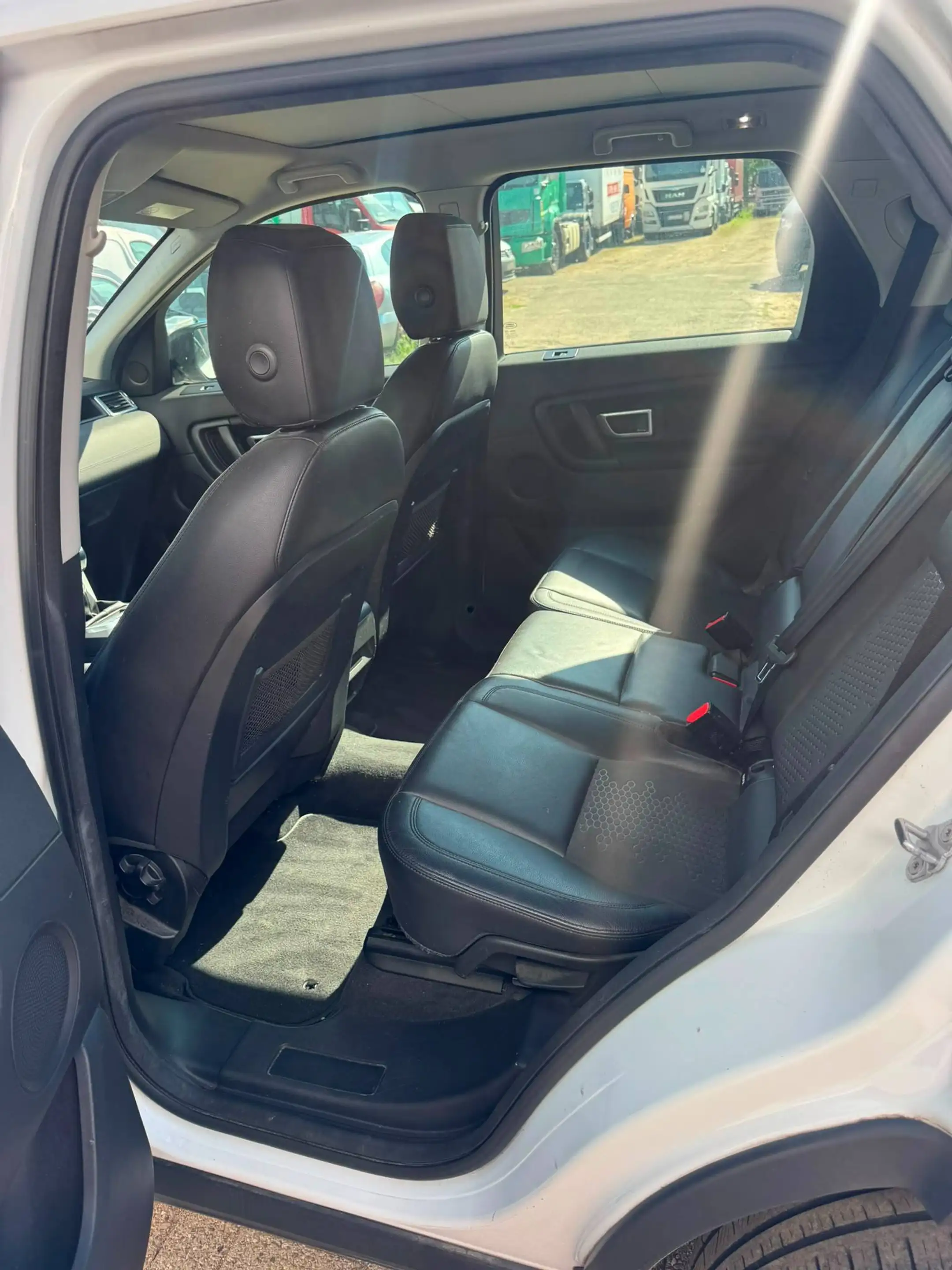 Land Rover Discovery — photo 13