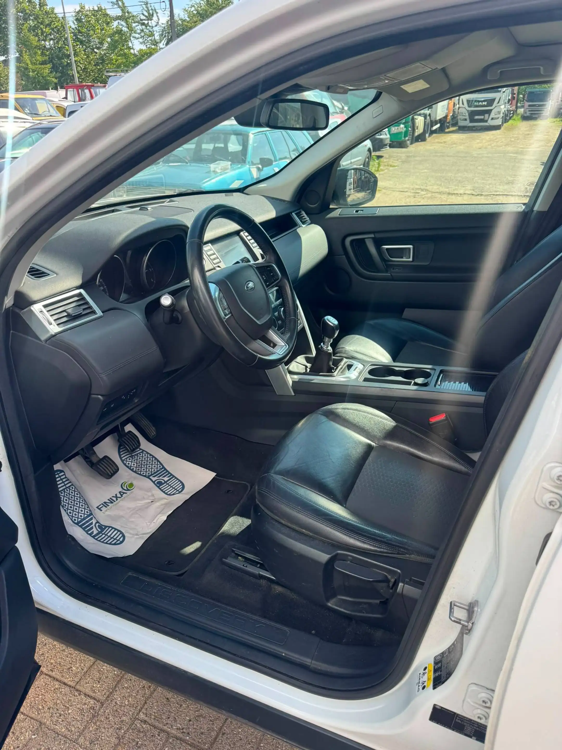Land Rover Discovery — photo 10