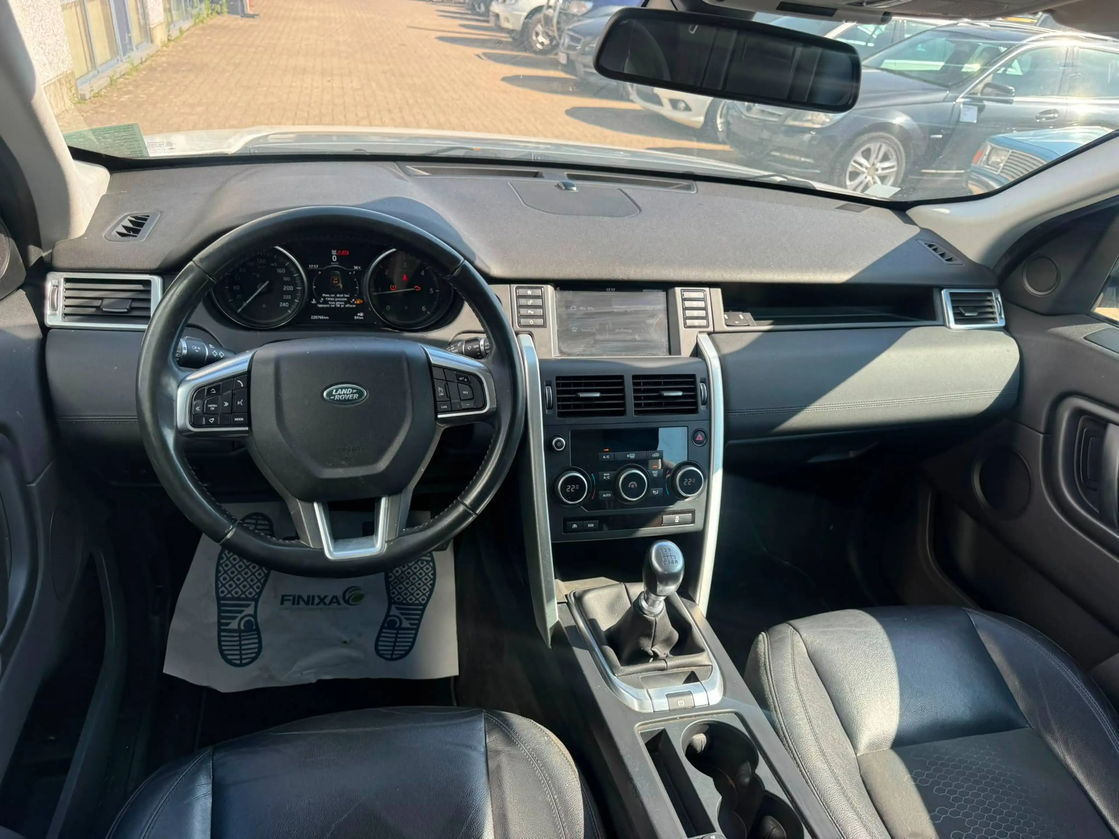 Land Rover Discovery — photo 9