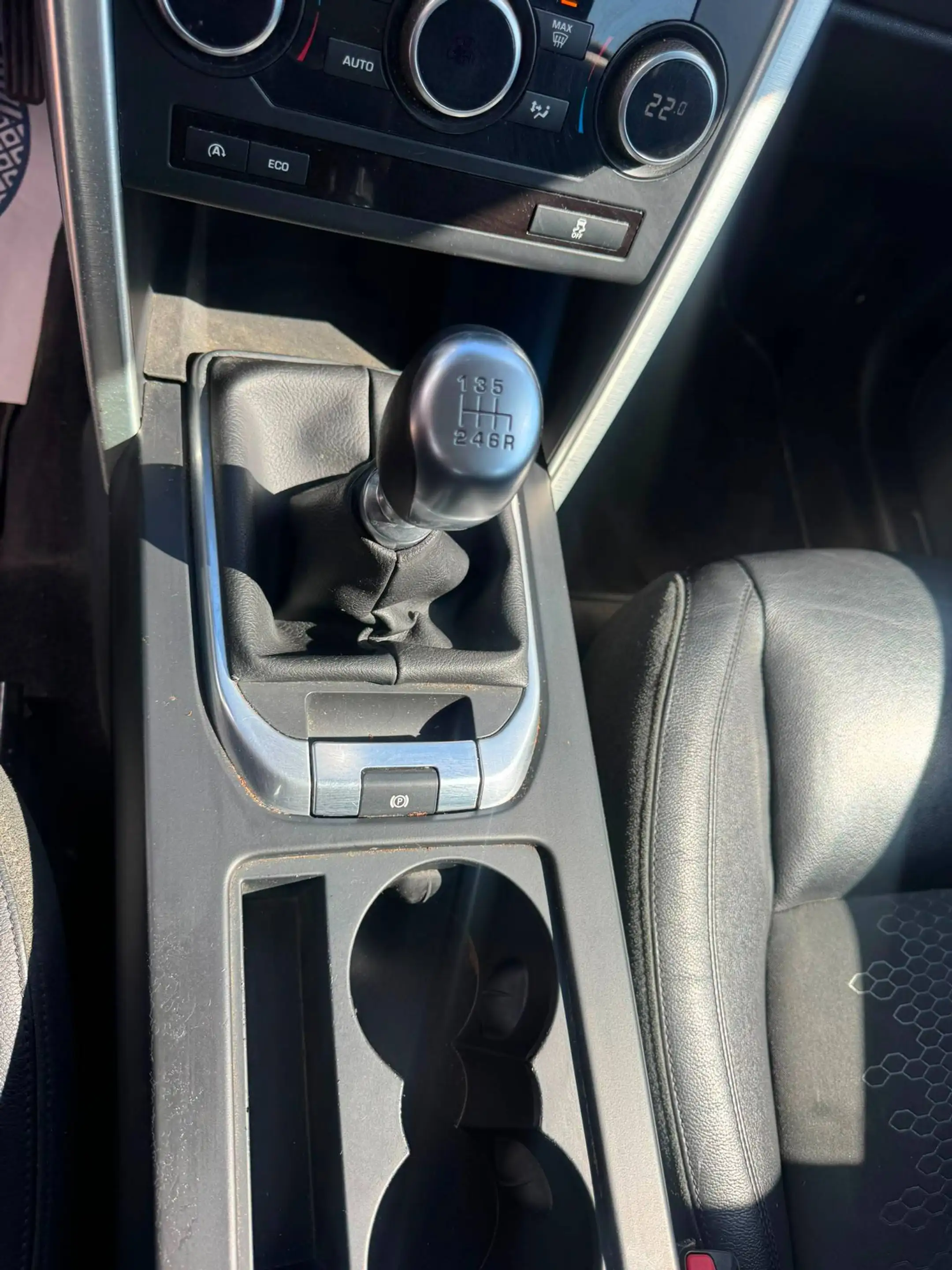Land Rover Discovery — photo 11