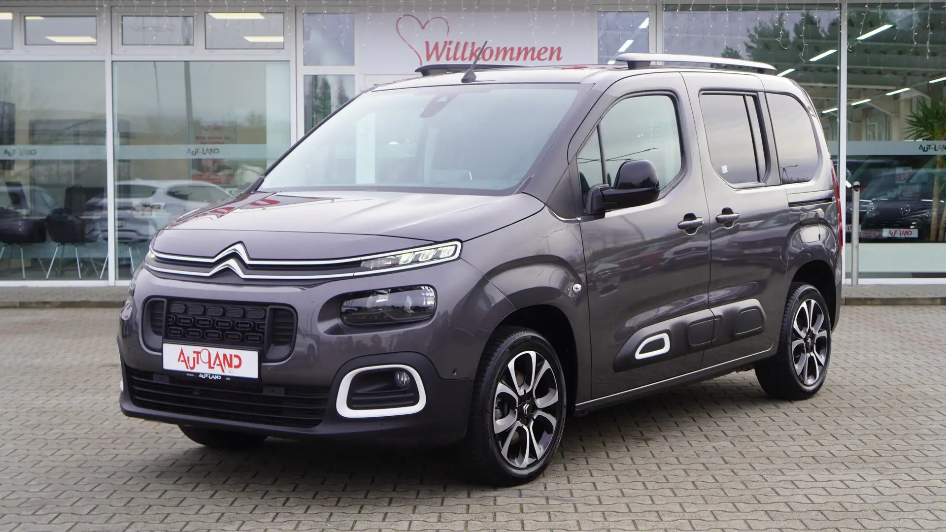 Citroen Berlingo 1.5 BlueHDi 130 Shine Navi AHK Kamera Grey - 2