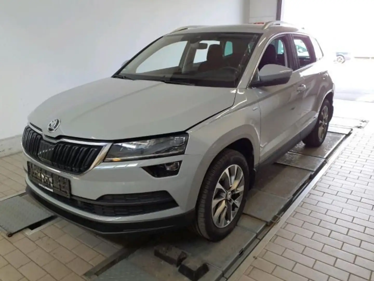 Skoda Karoq 2.0 TDI DSG CLEVER LED NAVI KAMERA AHK Grau - 2