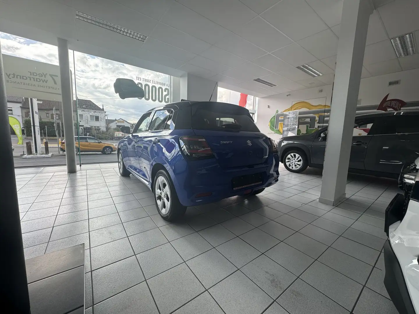 Suzuki Swift 5D 1.2 GL+ SWI-24 Blauw - 2