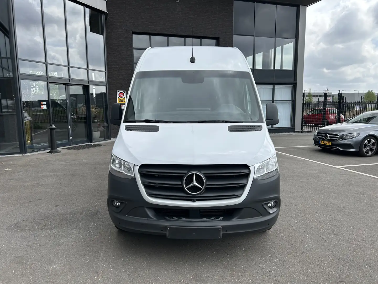 Mercedes-Benz Sprinter 319 CDI L2 H2 3.0 V6 / 3500KG Trekhaak / 360 Camer Wit - 2