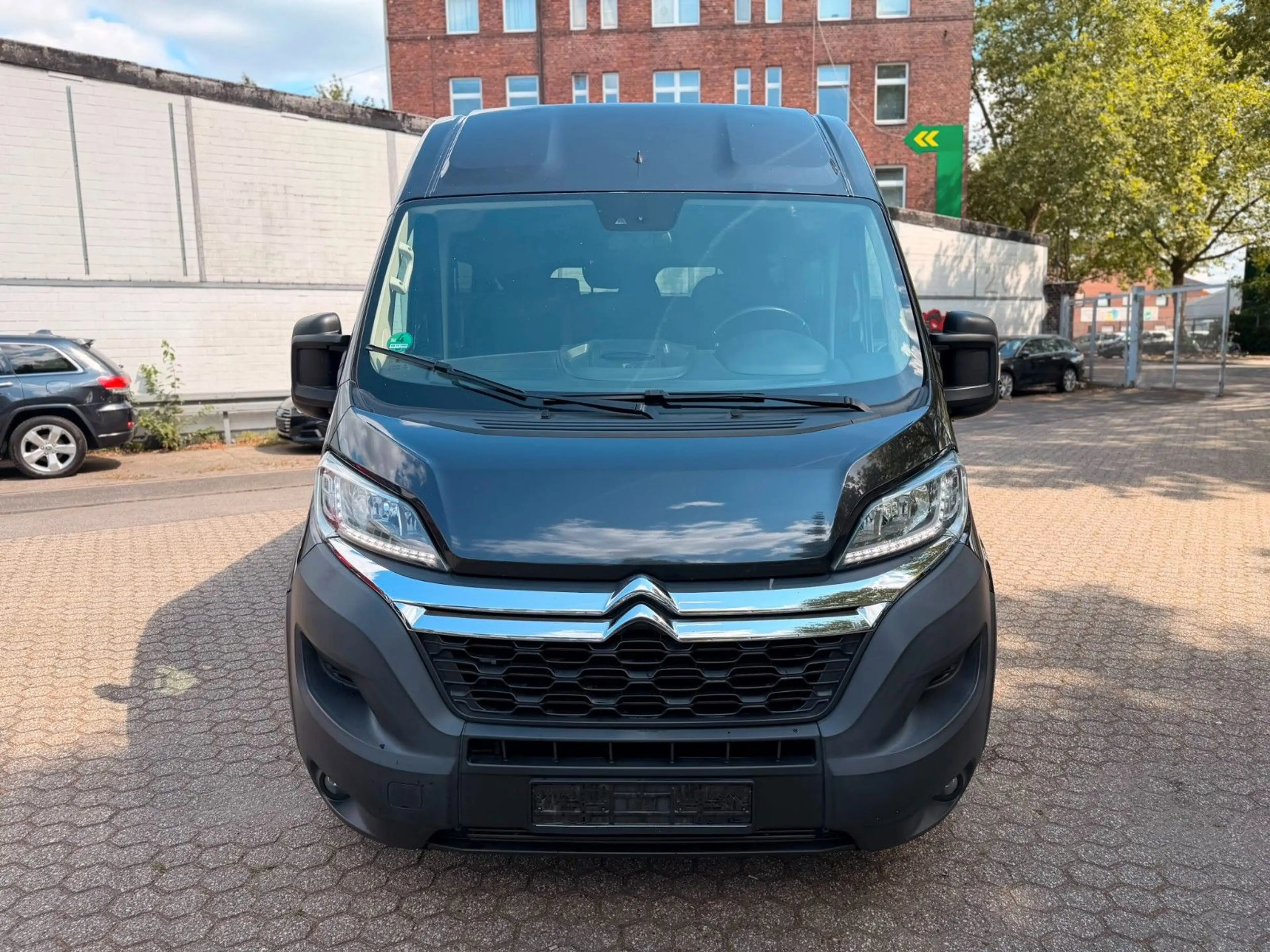 Citroen Jumper Kombi 33 L2H2 Live 9 Sitzer mit Rampe — photo 2