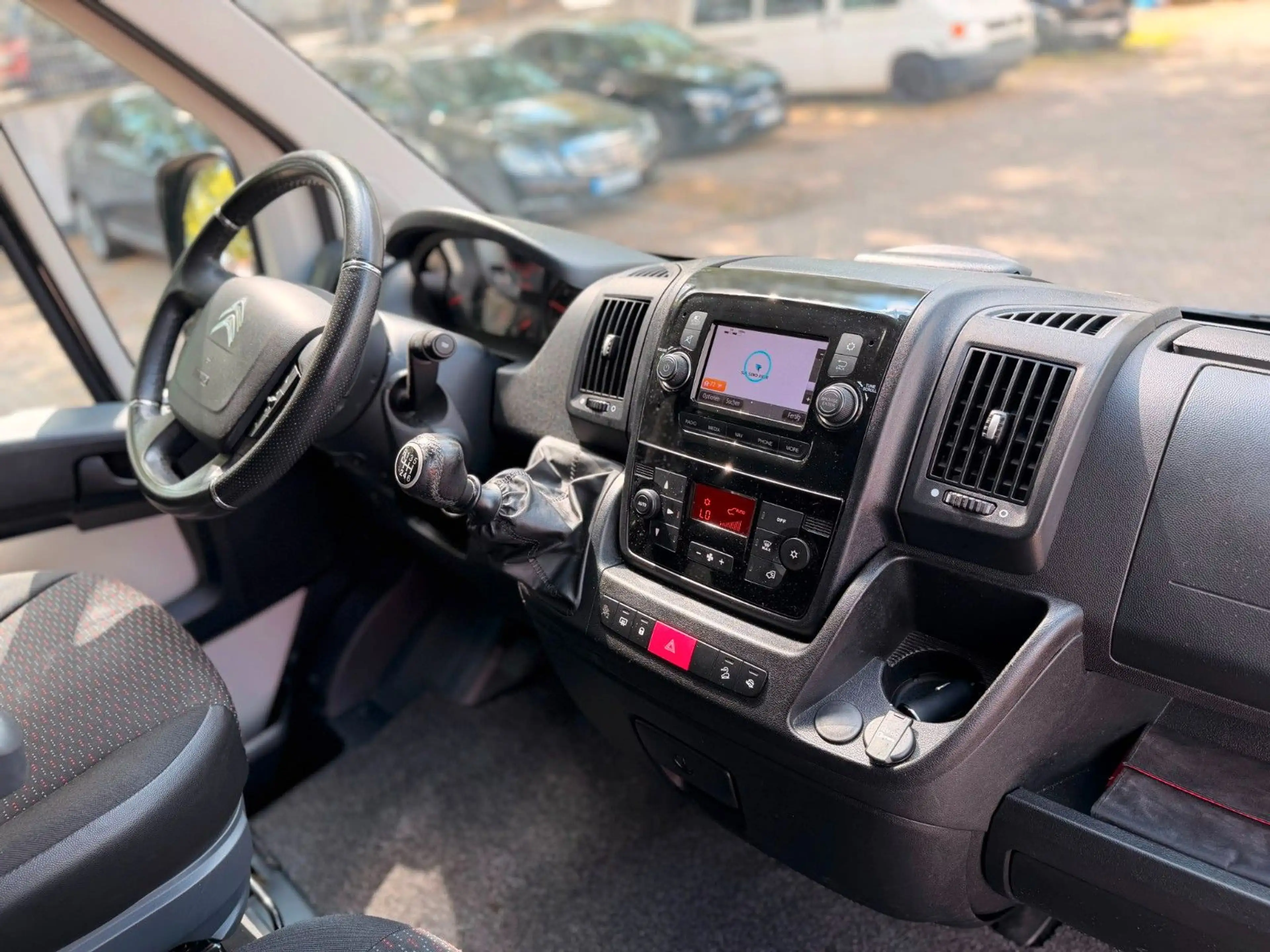 Citroen Jumper Kombi 33 L2H2 Live 9 Sitzer mit Rampe — photo 14