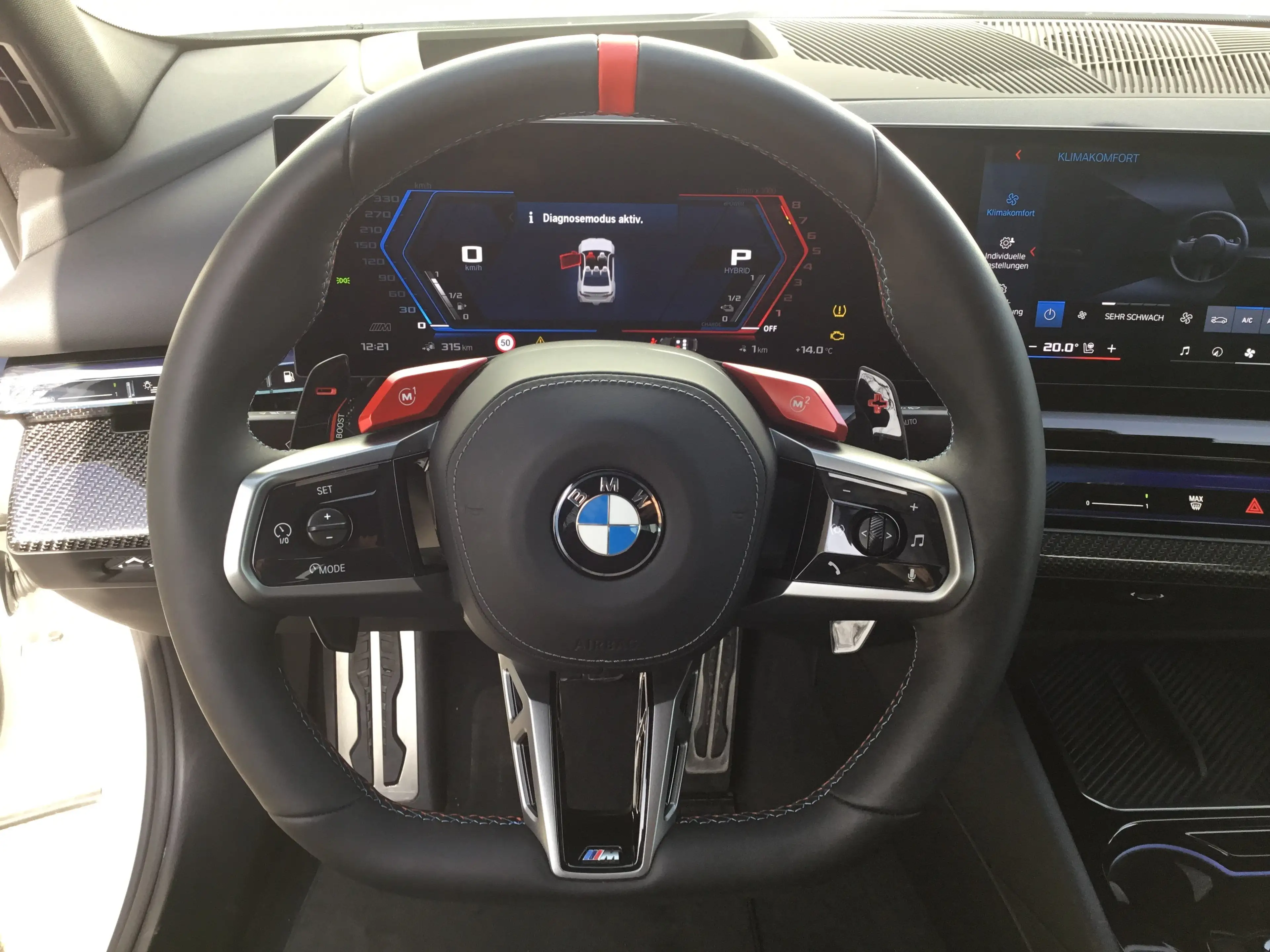 BMW M5 Limousine ICONIC GLOW+PANO+B&W SOUND — photo 12