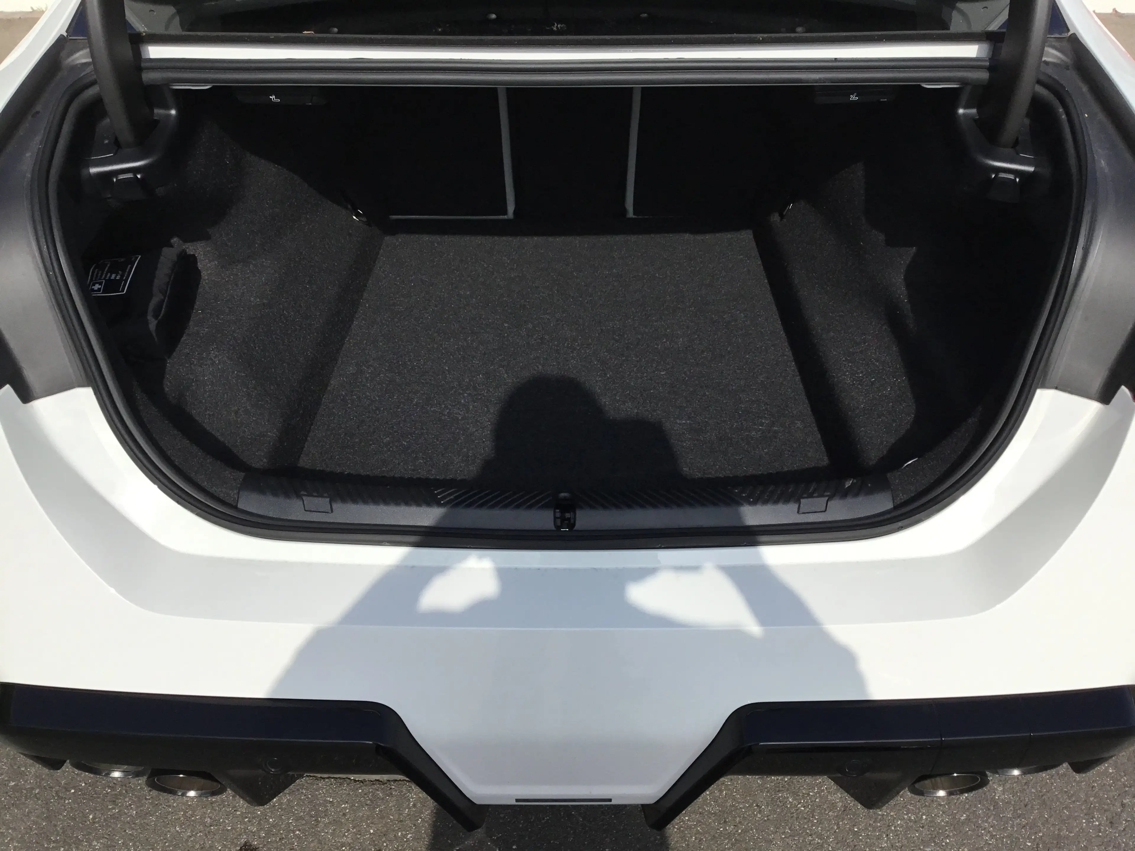 BMW M5 Limousine ICONIC GLOW+PANO+B&W SOUND — photo 10