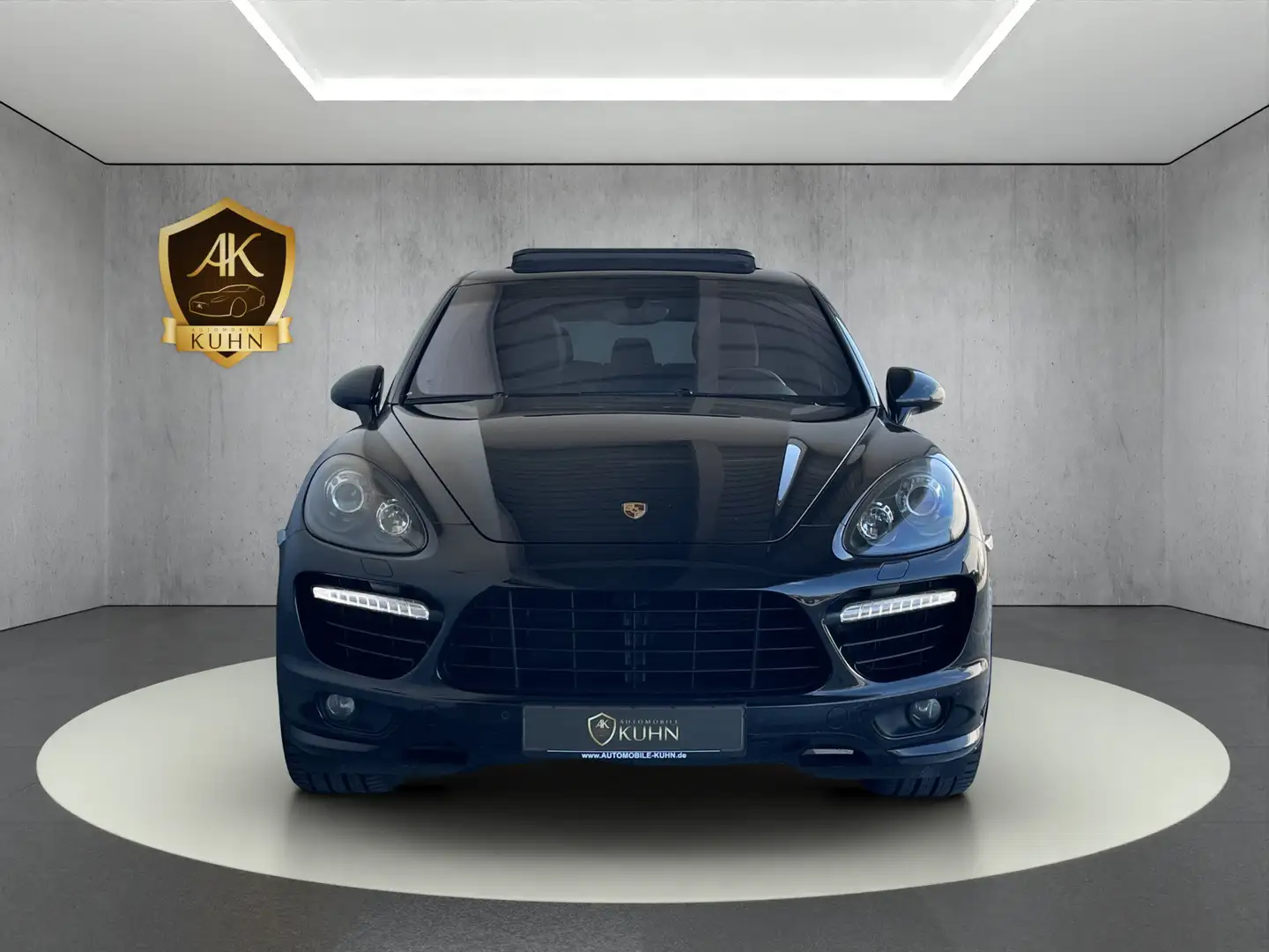 Porsche Cayenne V8 TURBO*PDCC*PDLS*PANO*AHK*KERAMIK*21Z* Schwarz - 2
