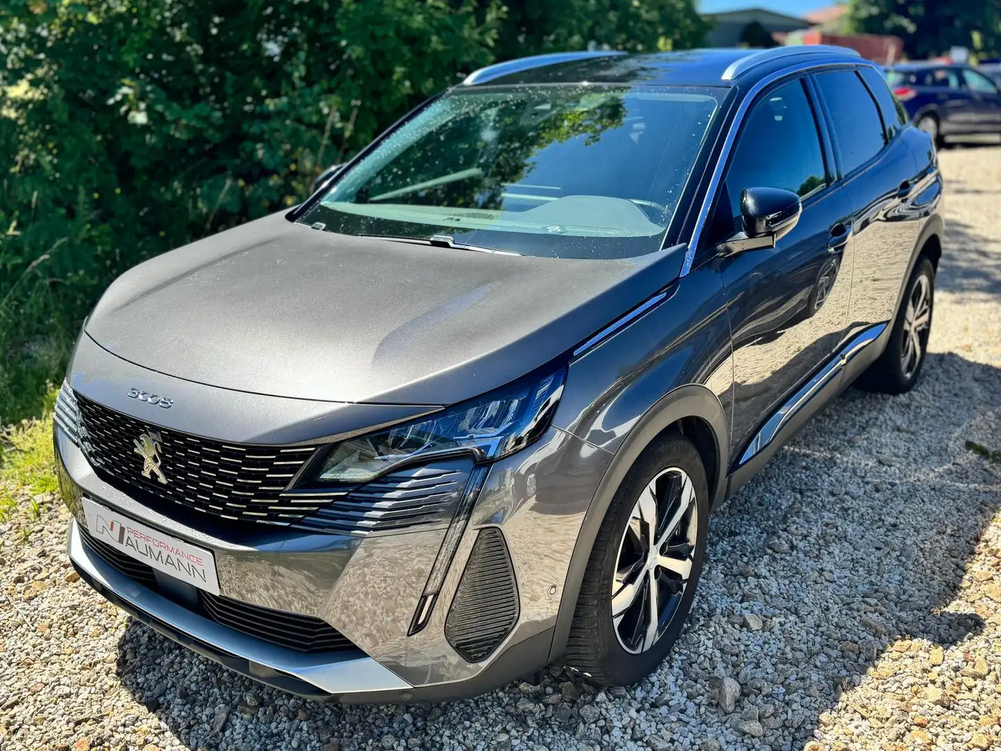 Peugeot 3008 1.5 Blue-HDI FAP Grau - 1