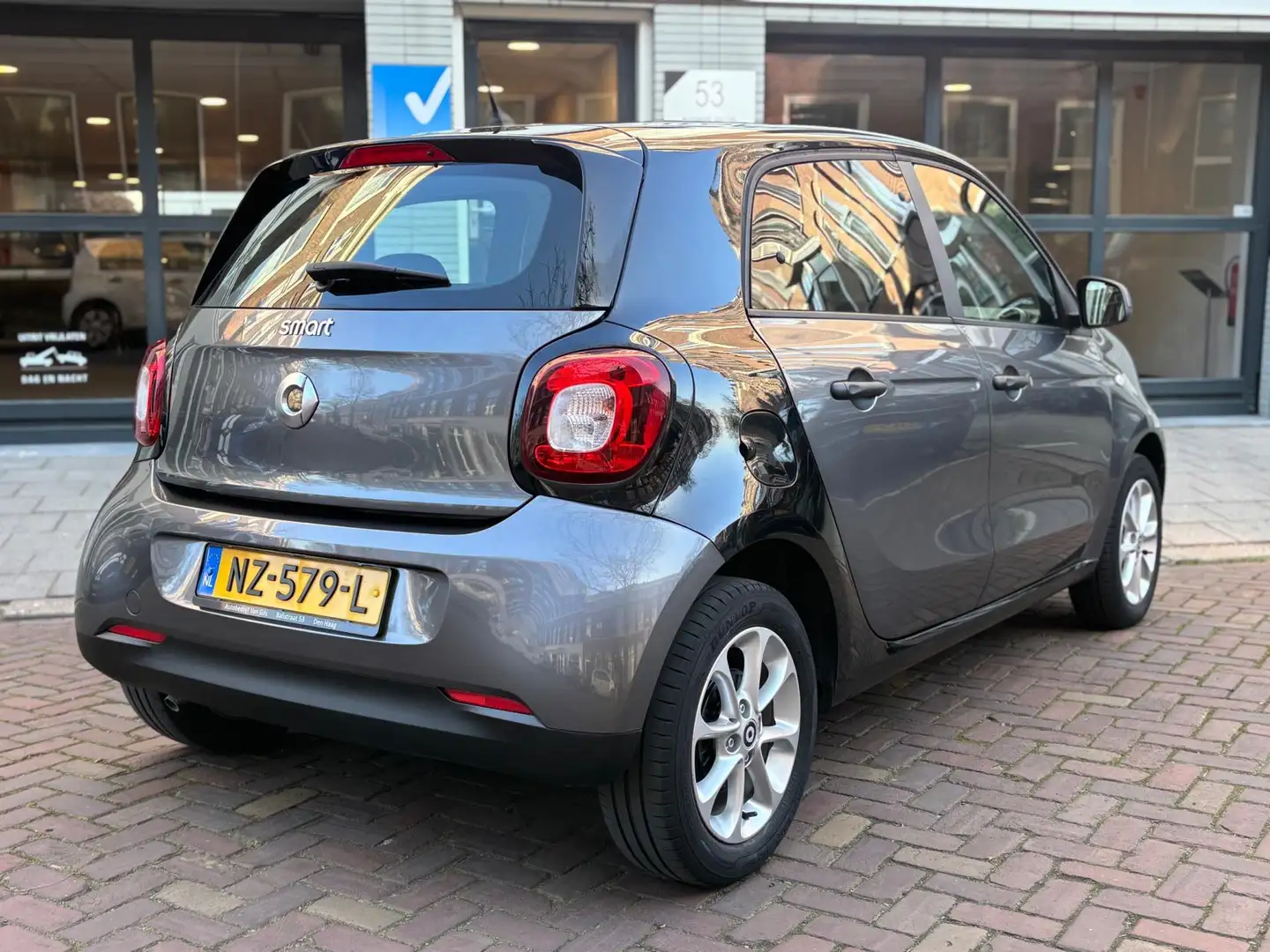 smart forFour 1.0 Passion | AIRCO | BLUETOOTH | CRUISE CONTROL | Grijs - 2
