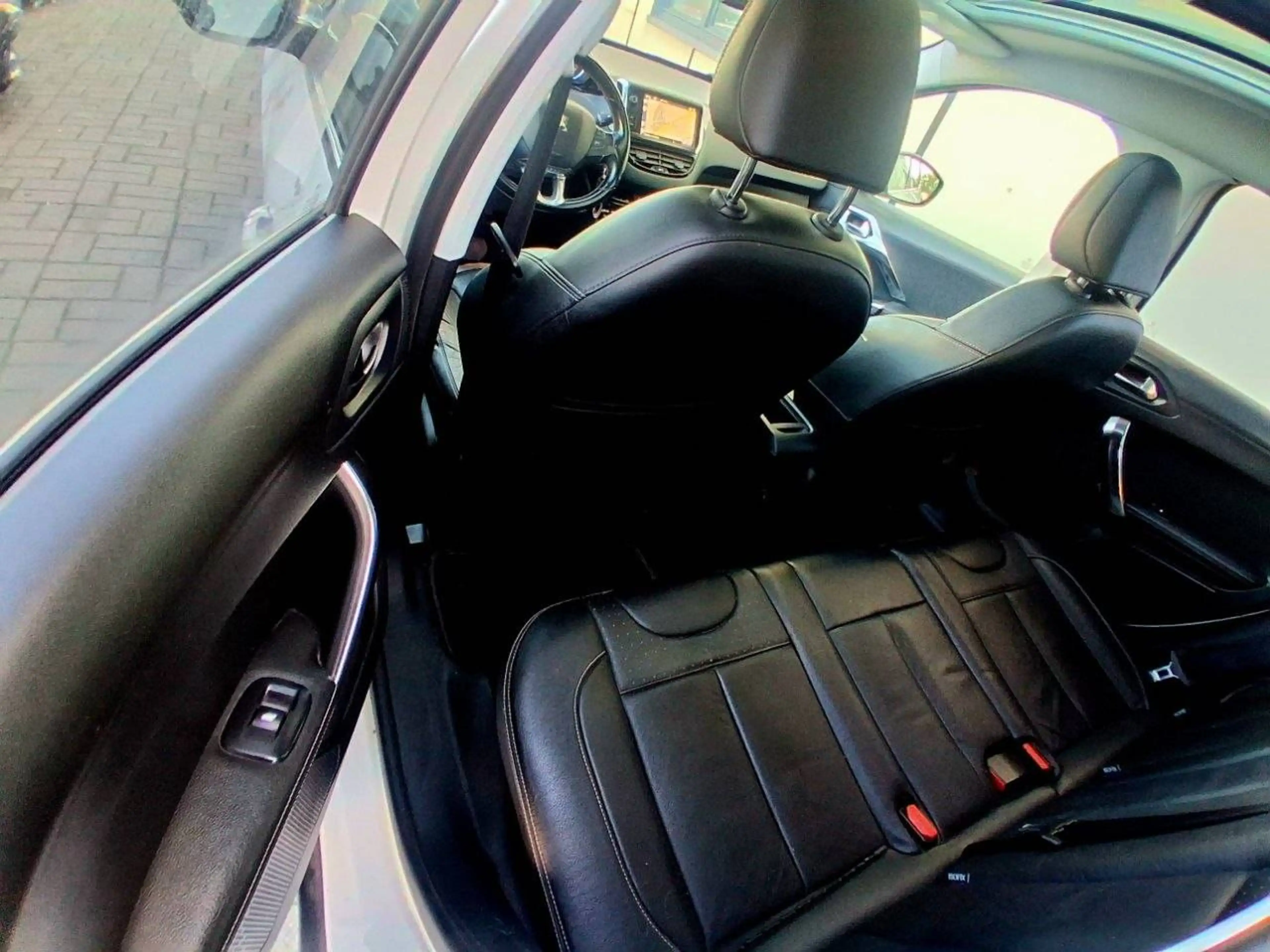Peugeot 2008 Peugeot 2008 1.2 Benzine Automaat – 2016 – 126.000 km – 12 Maanden Garantie — photo 14