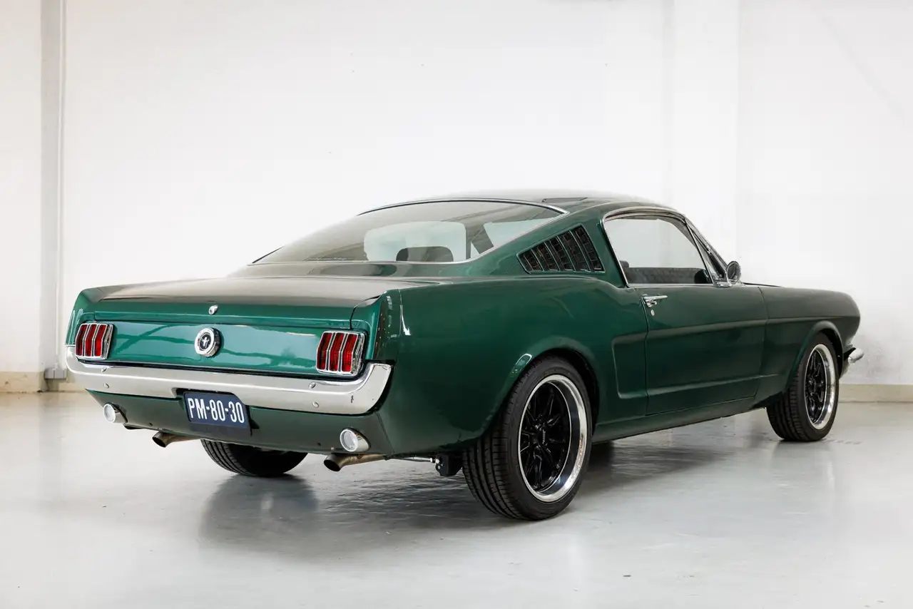 Ford Mustang Fastback Restomod - Performance Mustang - High Com, foto 4