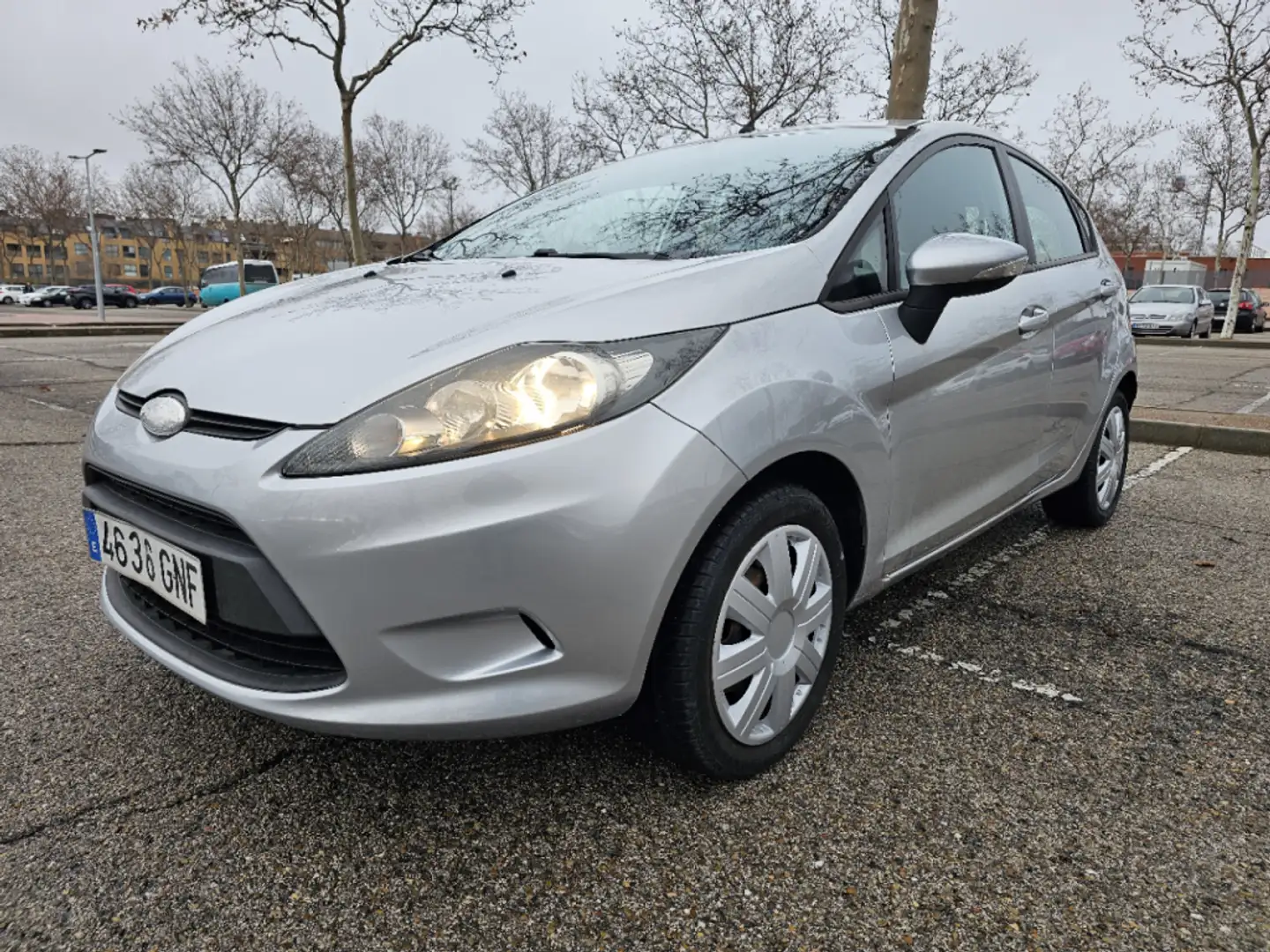 Ford Fiesta 1.25 Trend 82 Silber - 1