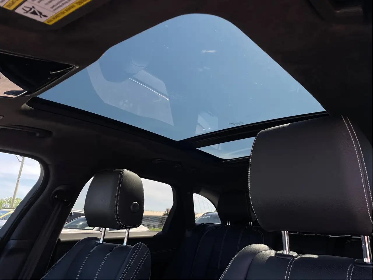 Land Rover Range Rover Velar photo Land Rover Range Rover Velar