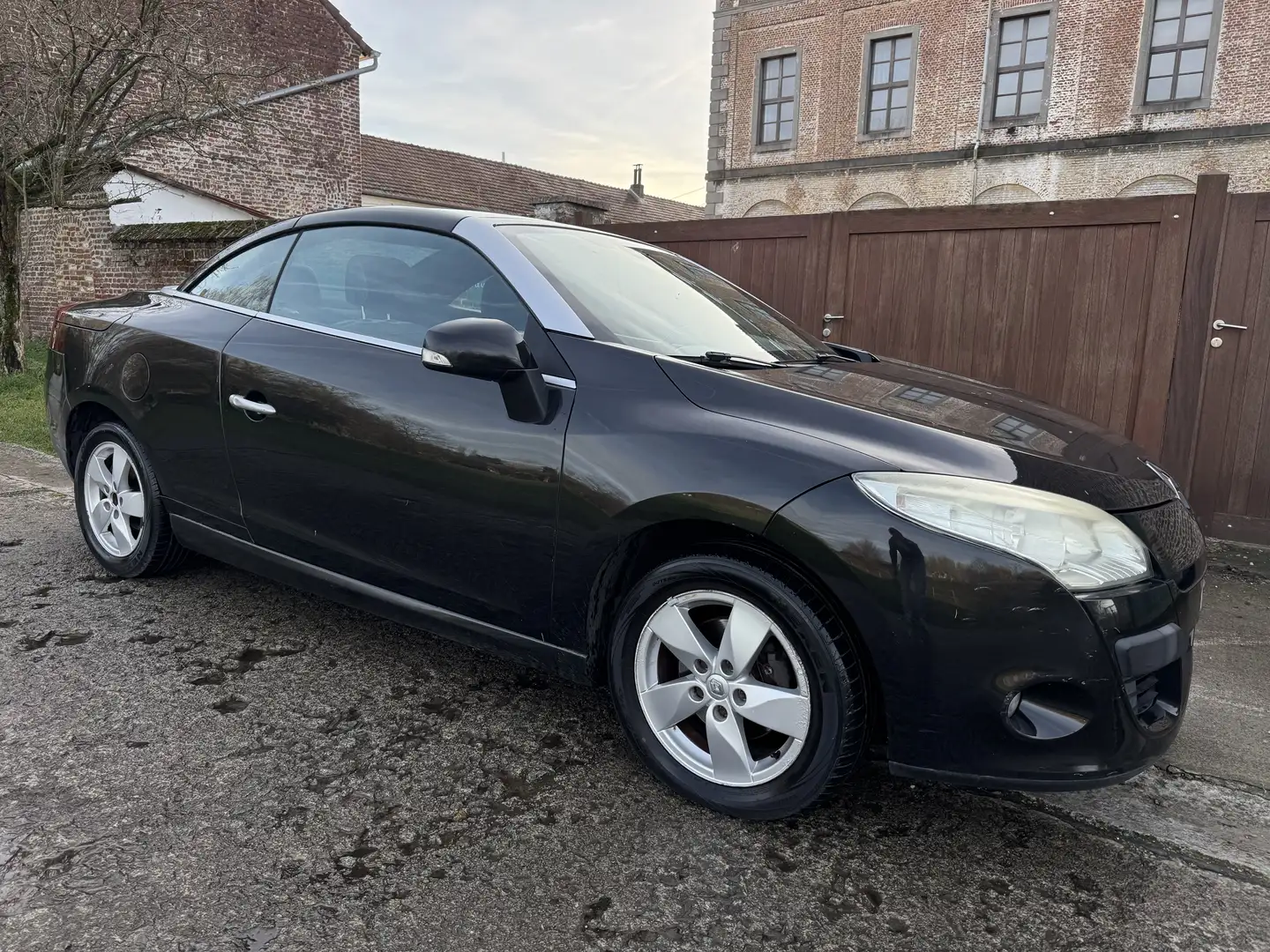 Renault Megane CC 1.5 dCi Dynamique FAP Zwart - 1