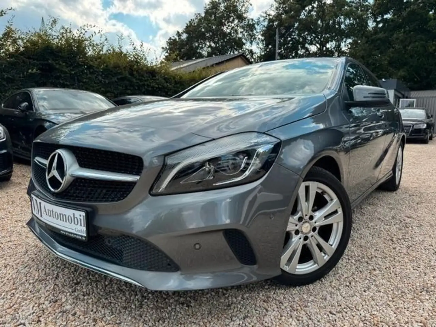 Mercedes-Benz A 200 Kamera*Navi*Tempomat*SitzHz.*Carbon Grey - 1