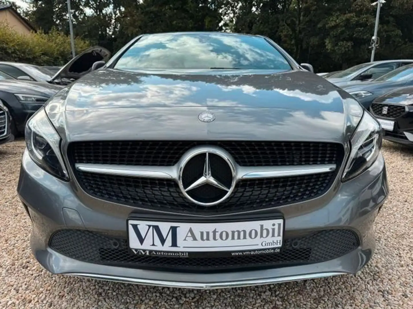 Mercedes-Benz A 200 Kamera*Navi*Tempomat*SitzHz.*Carbon Grey - 2