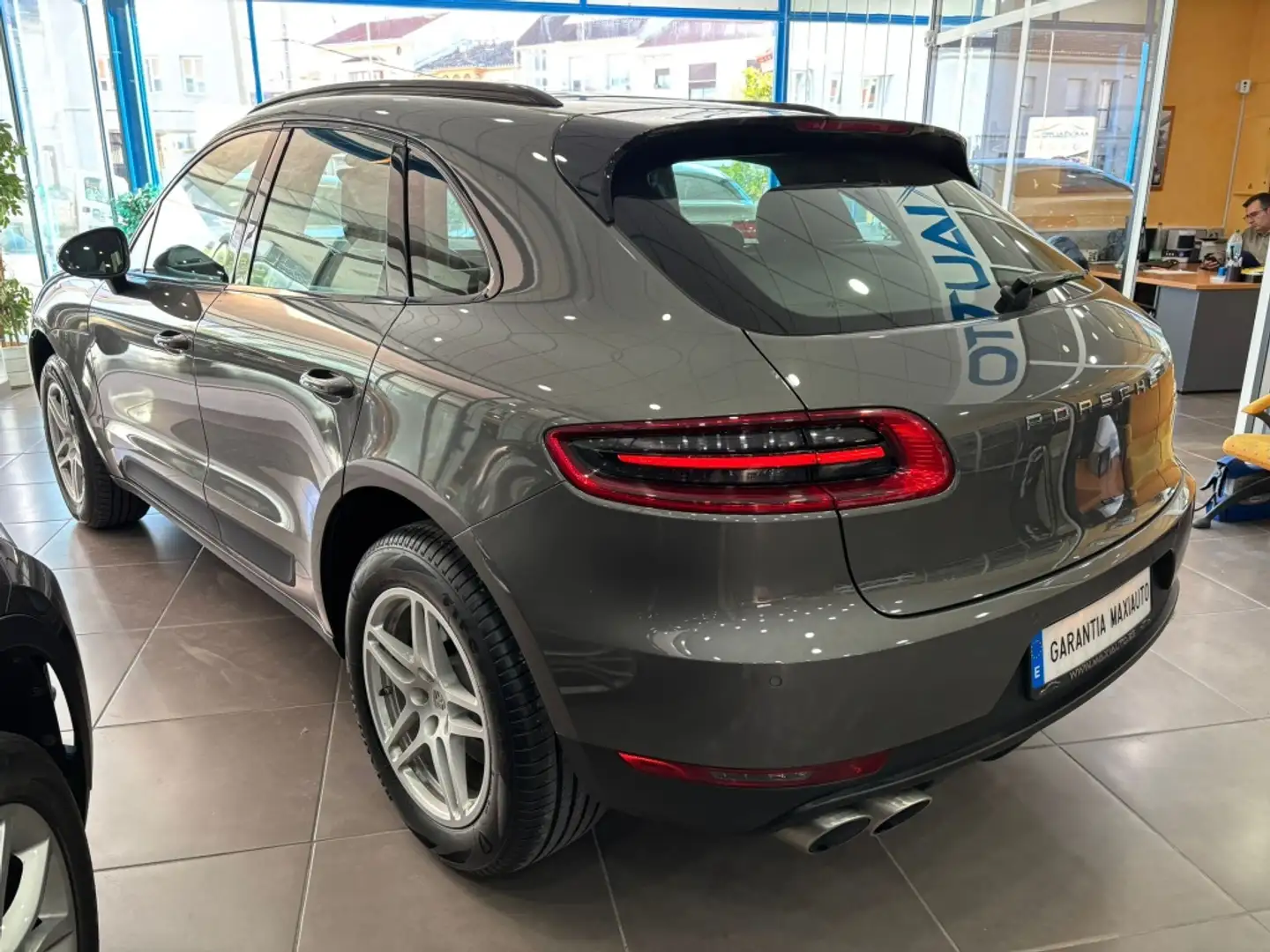 Porsche Macan Todoterreno Automático de 5 Puertas Gris - 2