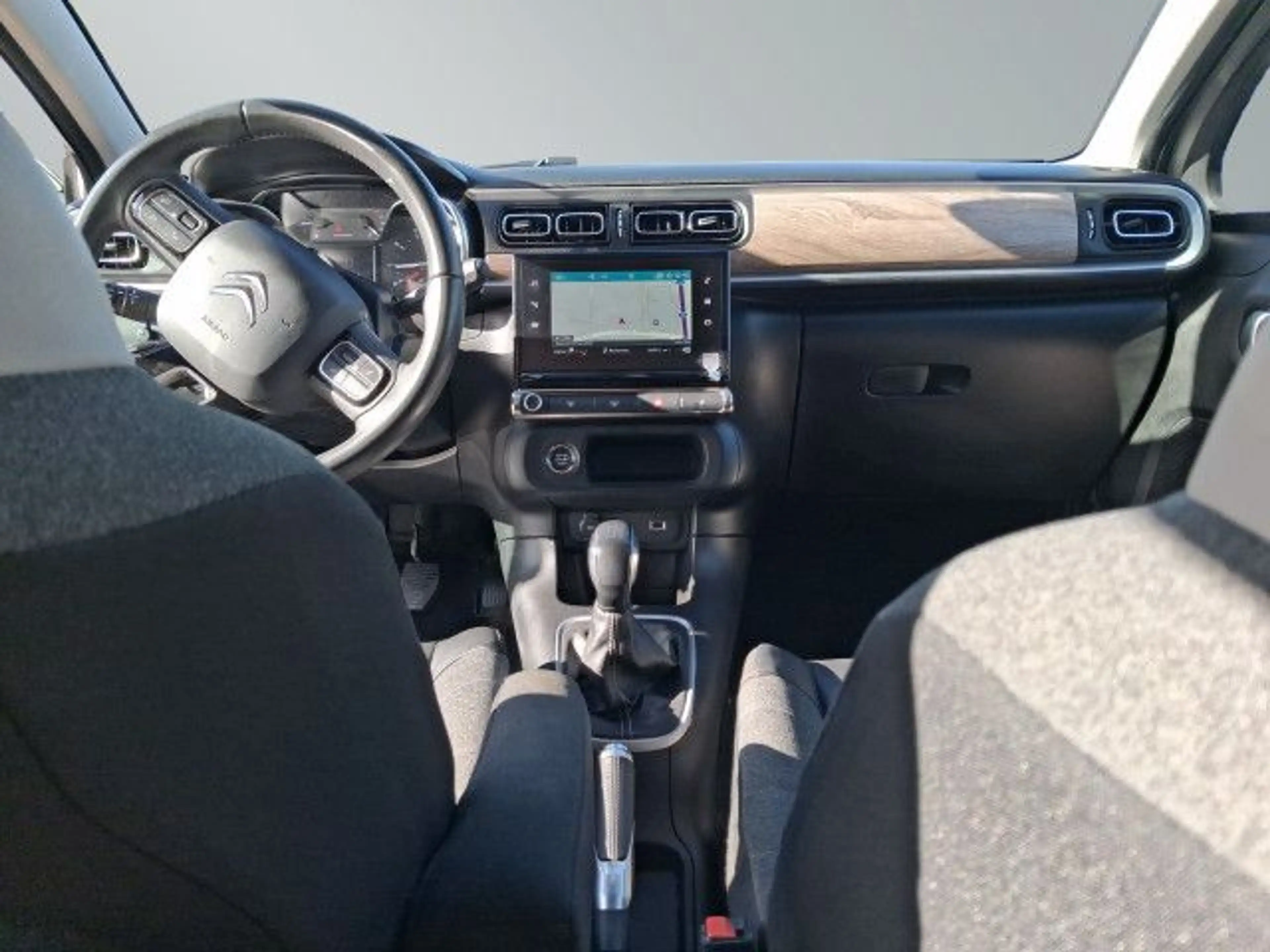 Citroen C35 C3 Pure Tech 82 SHINE Navi LED CarPlay Bluetooth — photo 13