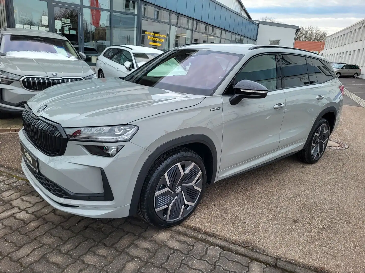 Skoda Kodiaq Sportline 1.5 TSI mHEV 110kW DSG NEUWAGEN Grau - 1