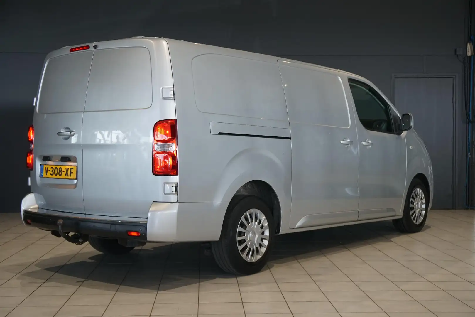 Toyota Proace Worker 2.0 D-4D Professional Long + CAMERA / KEYLE - 2