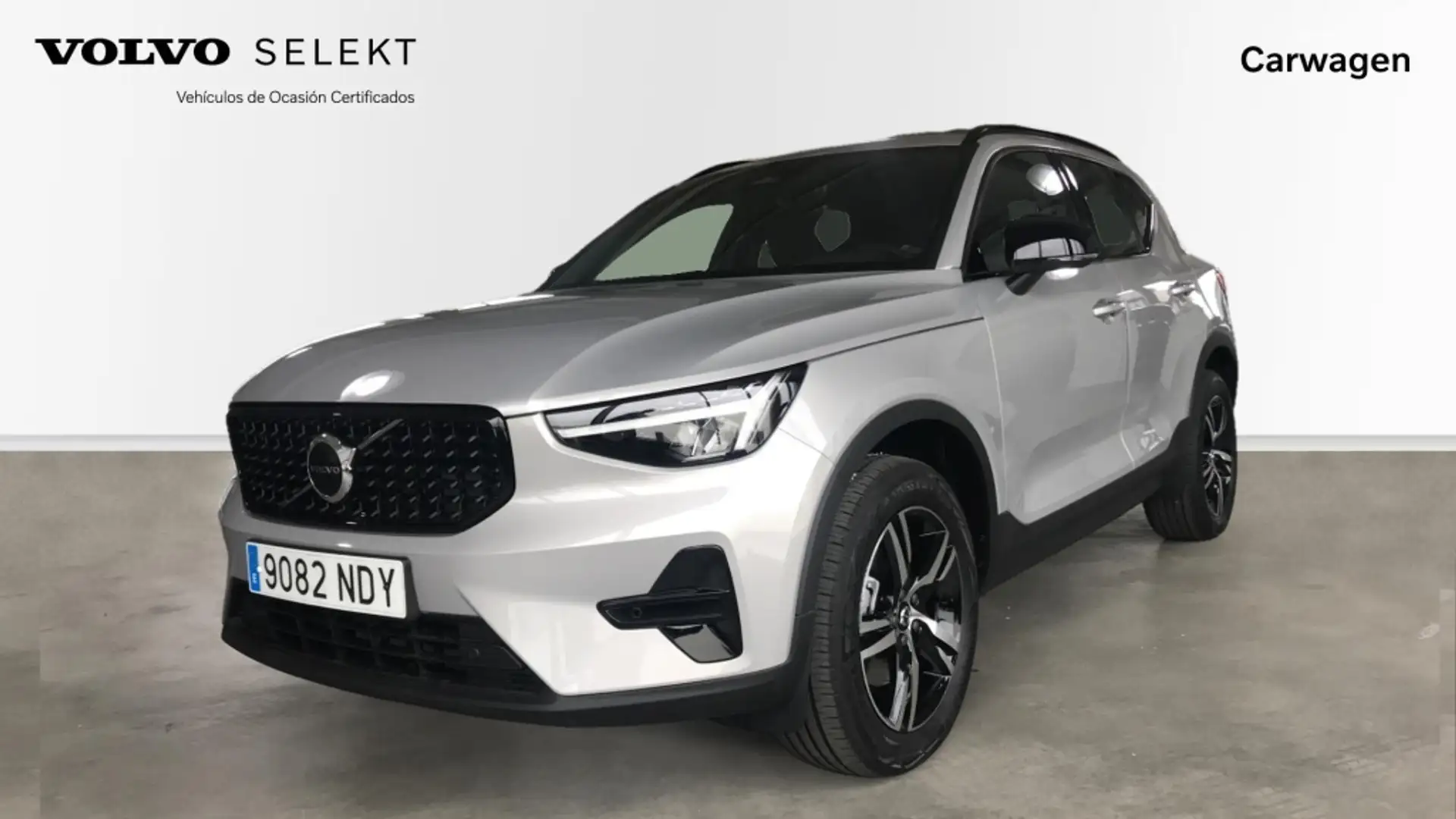 Volvo XC40 B3 Plus Aut. Gris - 1