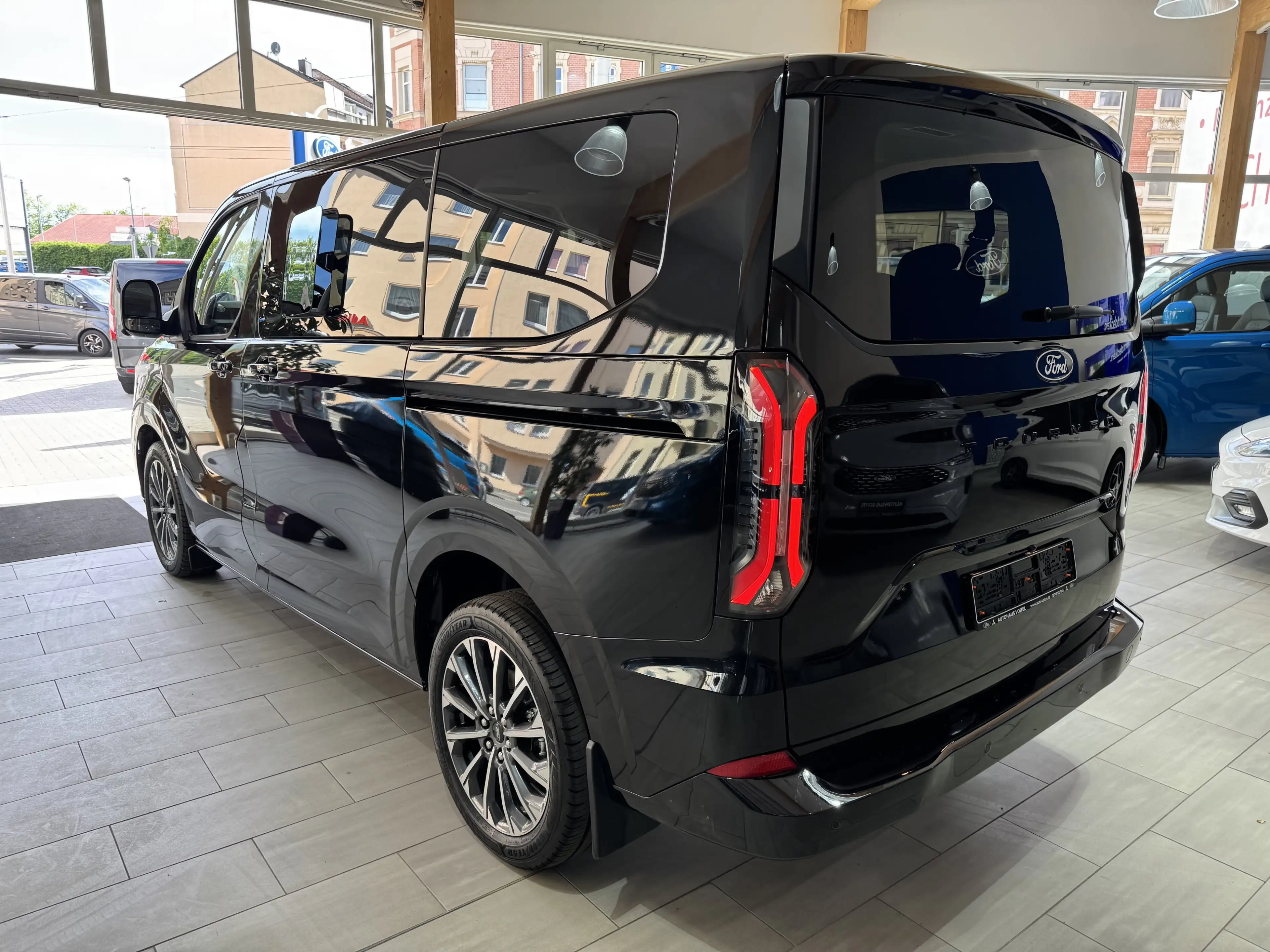 Ford Tourneo Custom Titanium X L1 FWD — photo 7