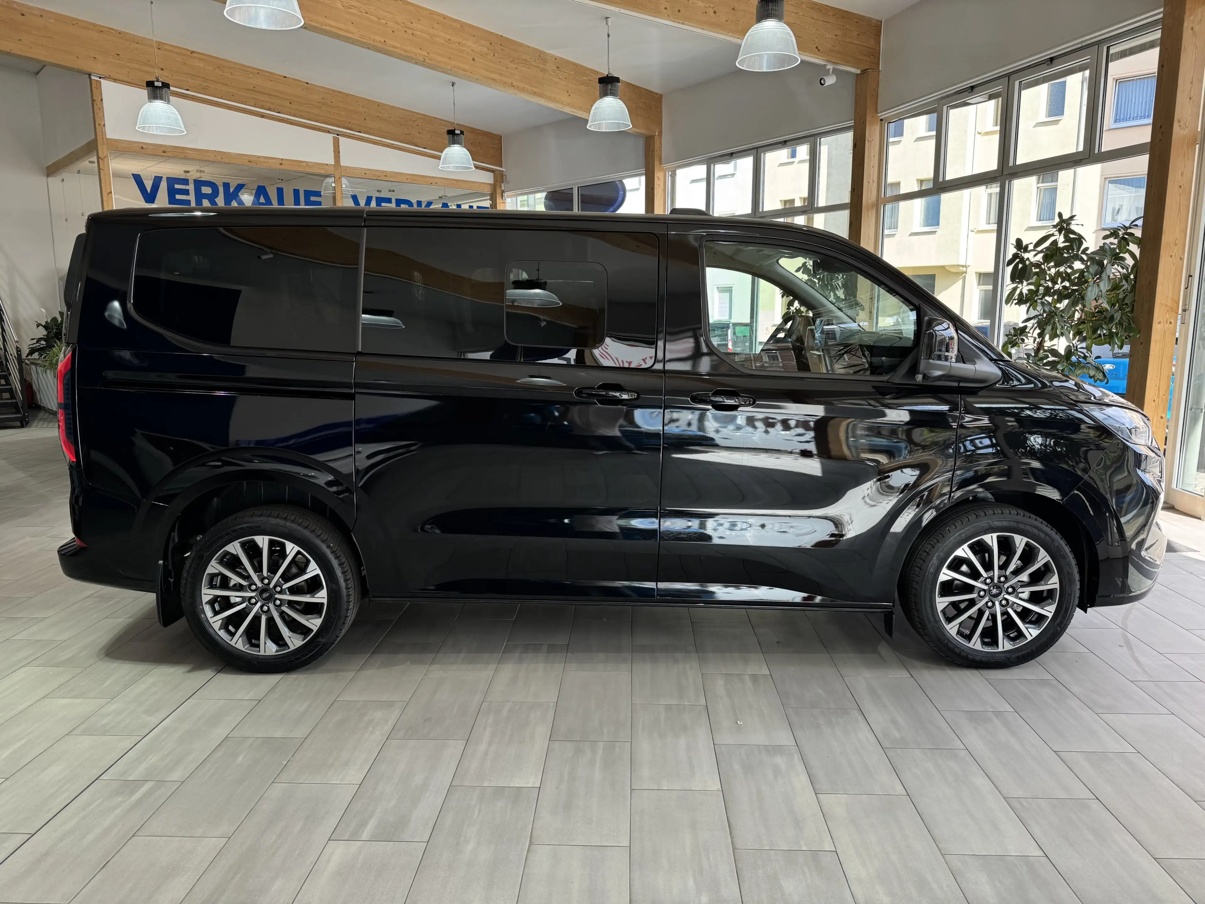 Ford Tourneo Custom Titanium X L1 FWD — photo 4