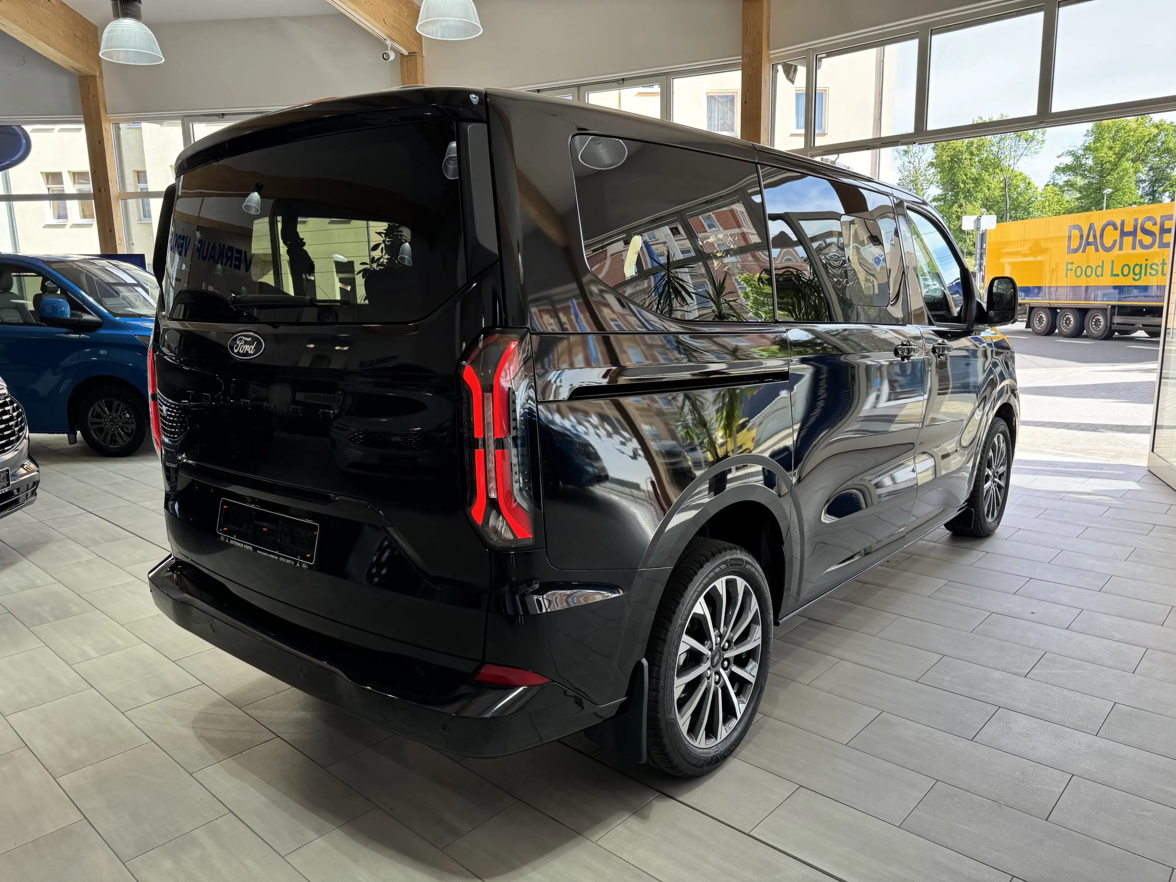 Ford Tourneo Custom Titanium X L1 FWD — photo 5