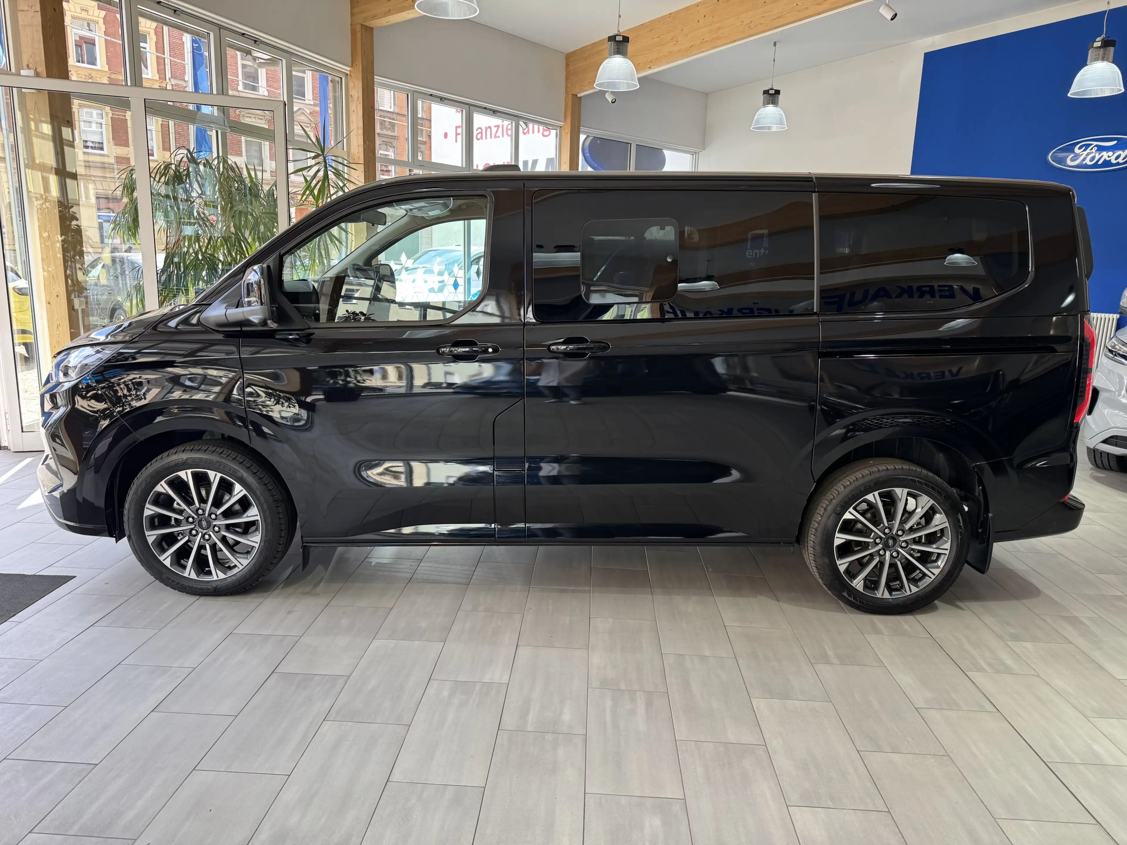 Ford Tourneo Custom Titanium X L1 FWD — photo 8