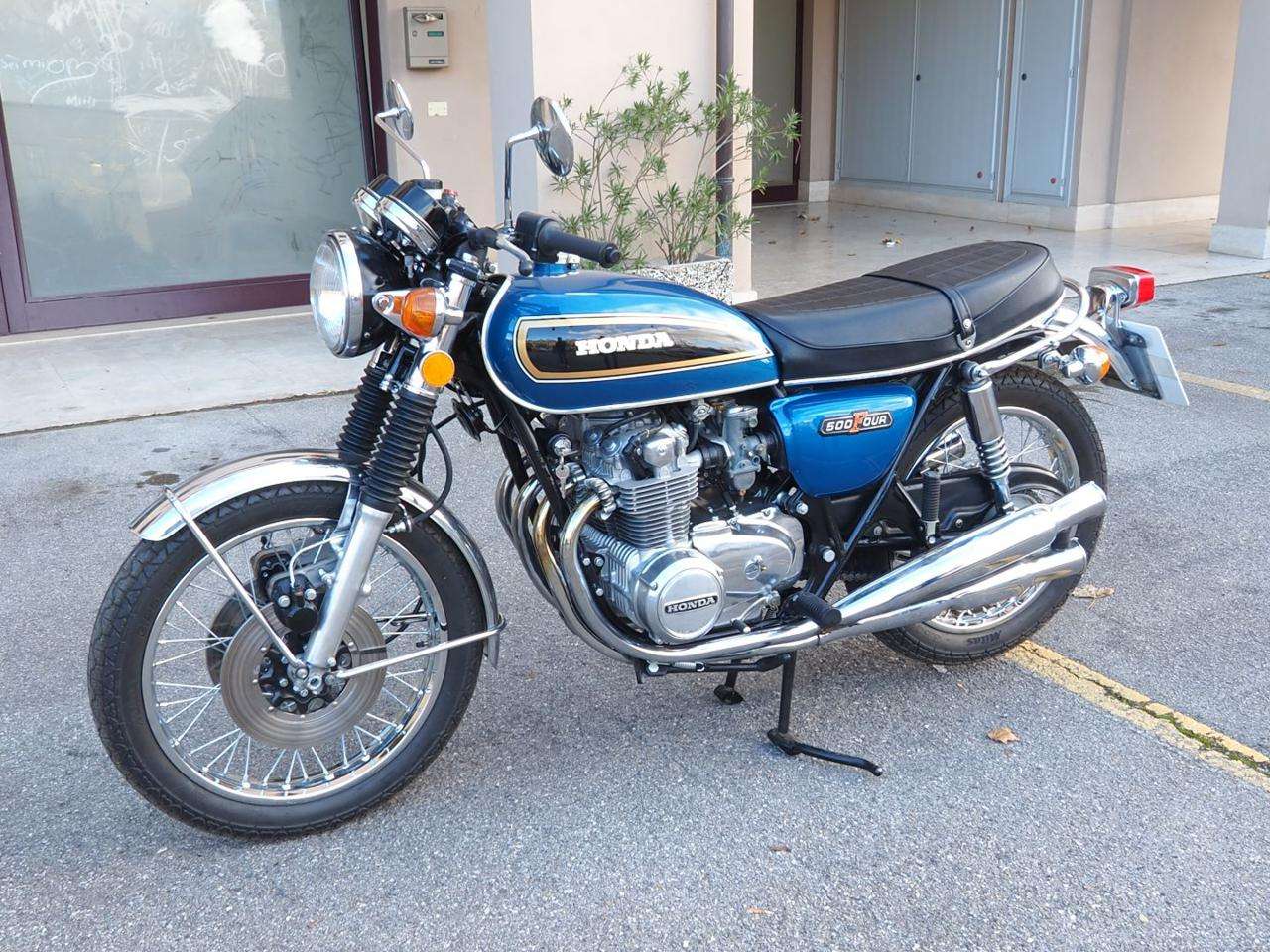 Honda CB 500 FOUR 1977 RESTAURO TOTALE