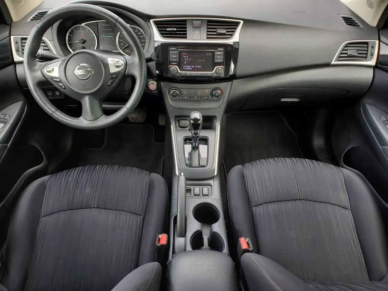 Nissan Sentra снимка Nissan Sentra