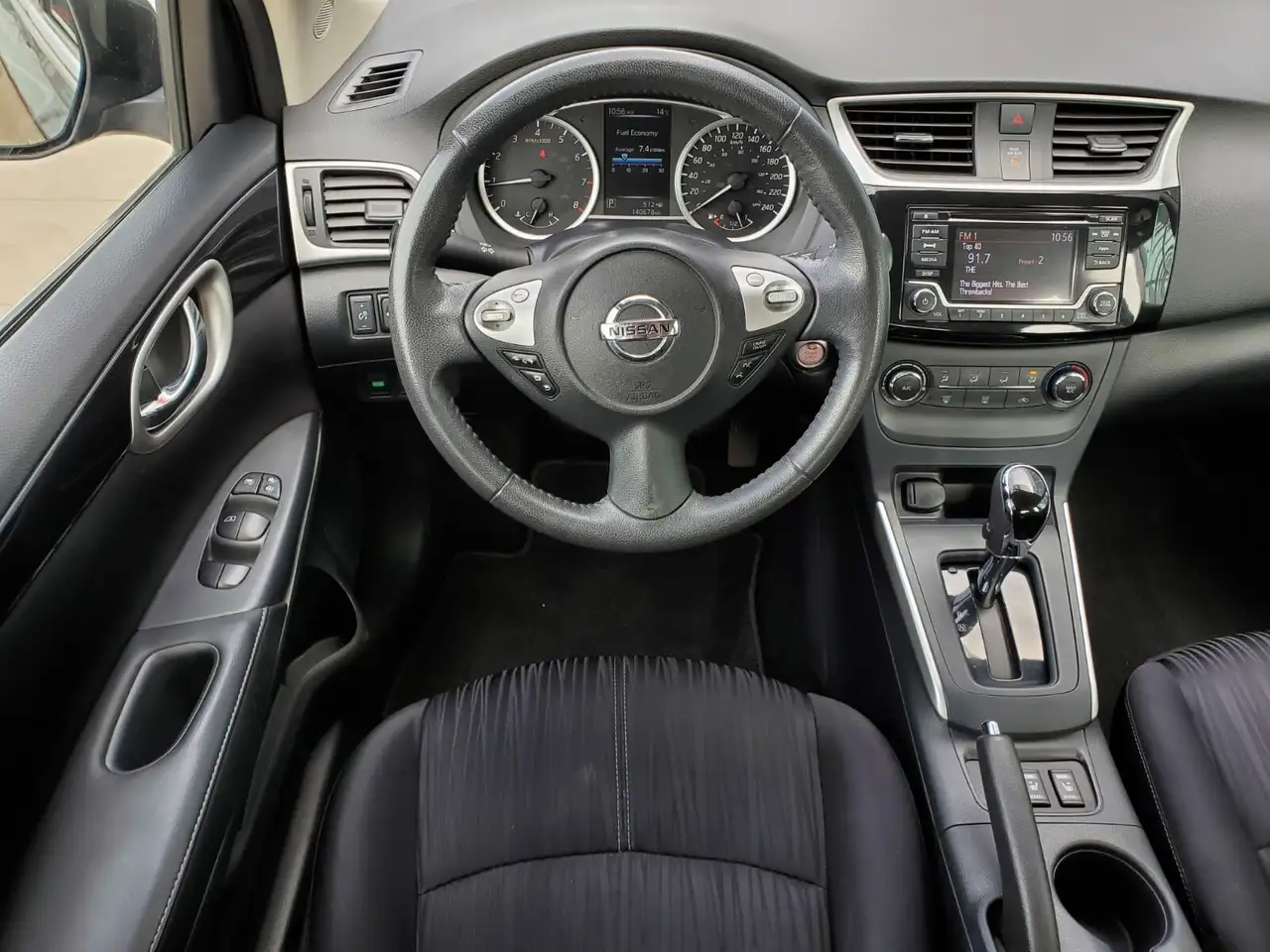 Nissan Sentra снимка Nissan Sentra