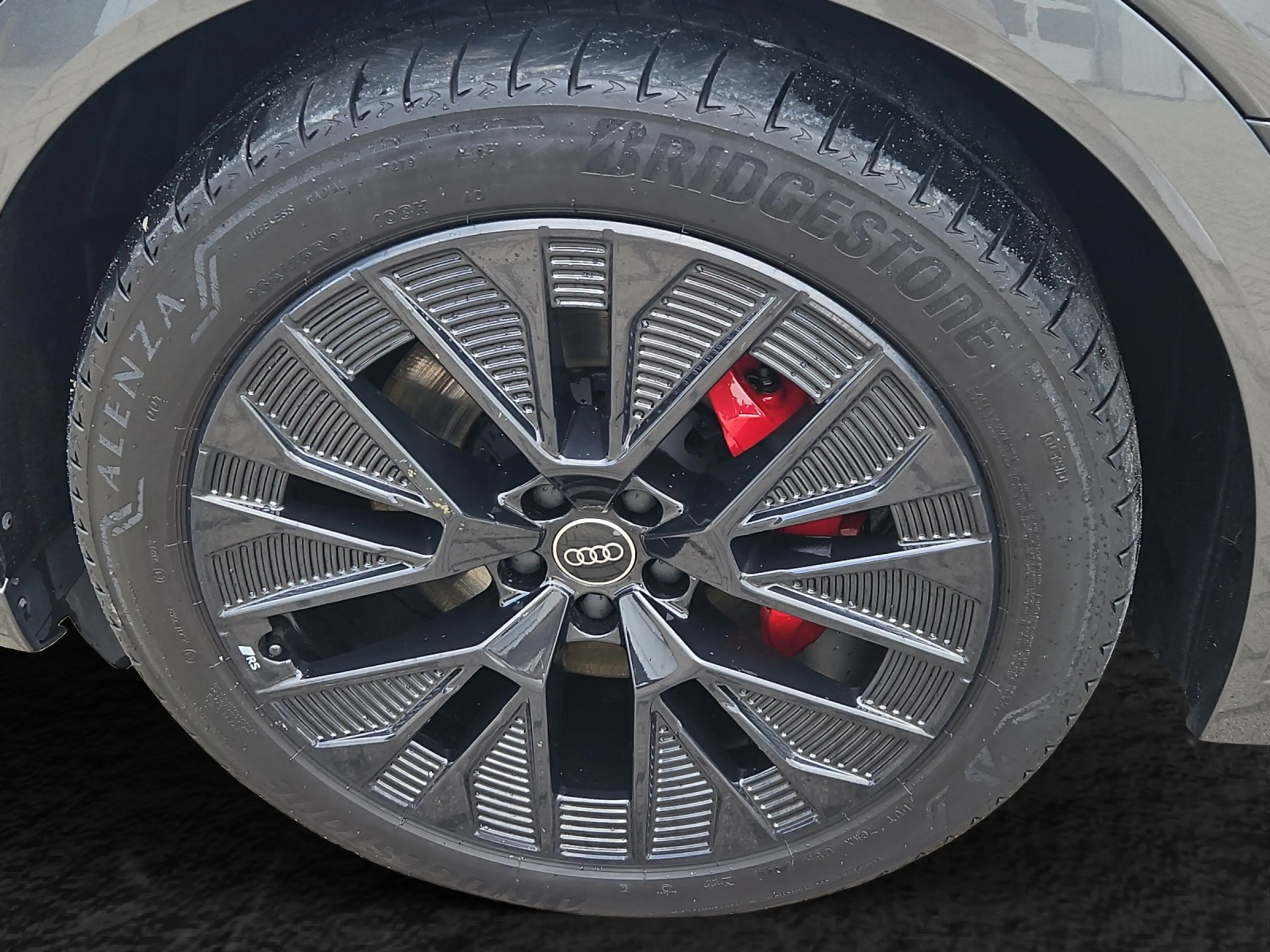 Audi Q8 55 e-tron quattro S line NaviPlus Matrix AHK SH... — photo 5