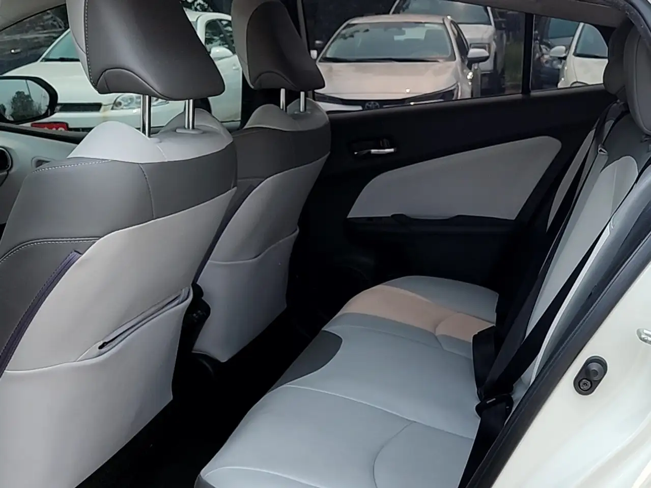 Toyota Prius Prime снимка Toyota Prius Prime