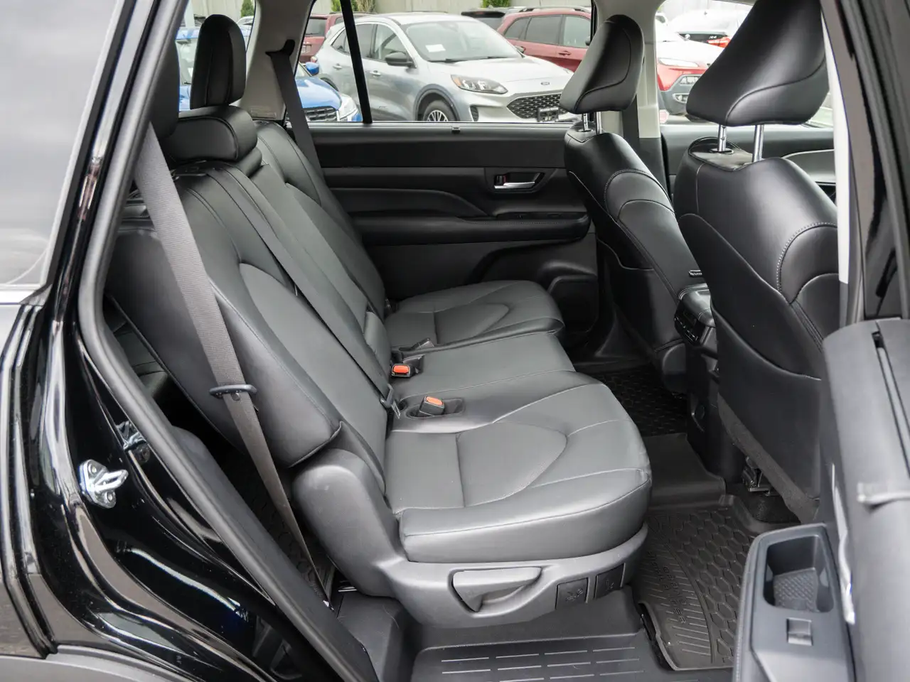 Toyota Grand Highlander fotografie Toyota Grand Highlander