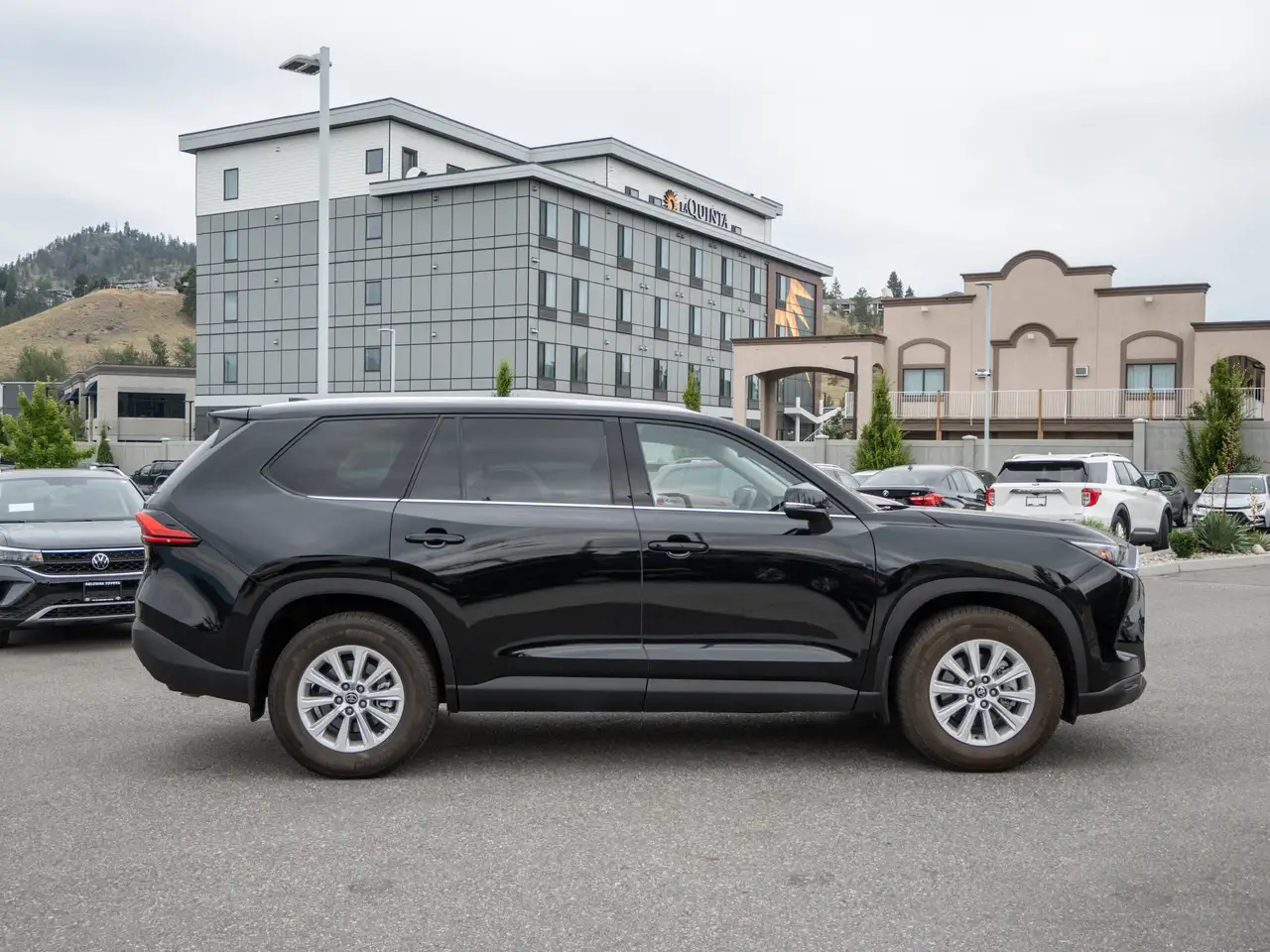 Toyota Grand Highlander fotografie Toyota Grand Highlander