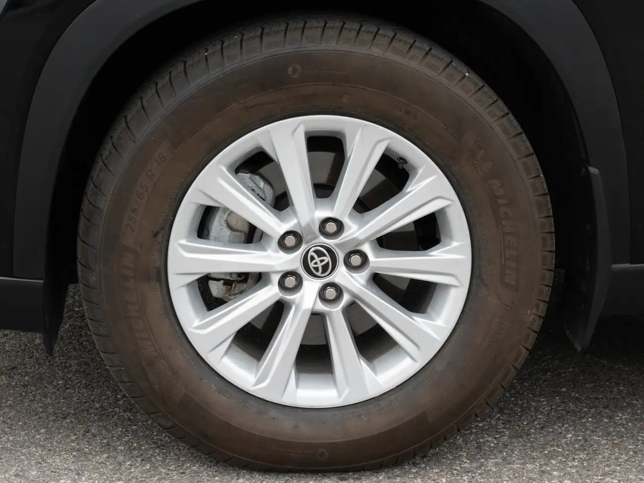 Toyota Grand Highlander fotografie Toyota Grand Highlander