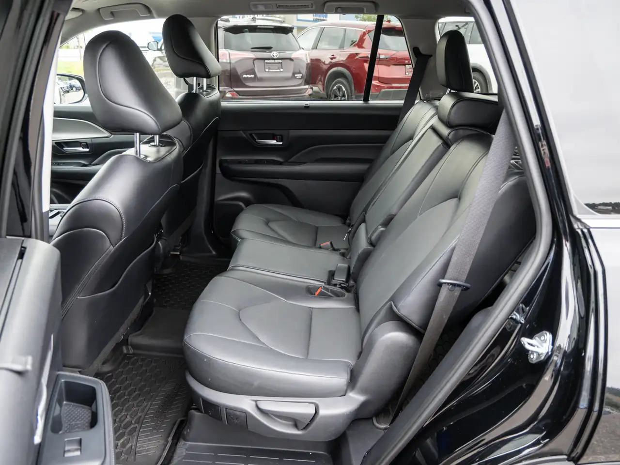 Toyota Grand Highlander fotografie Toyota Grand Highlander