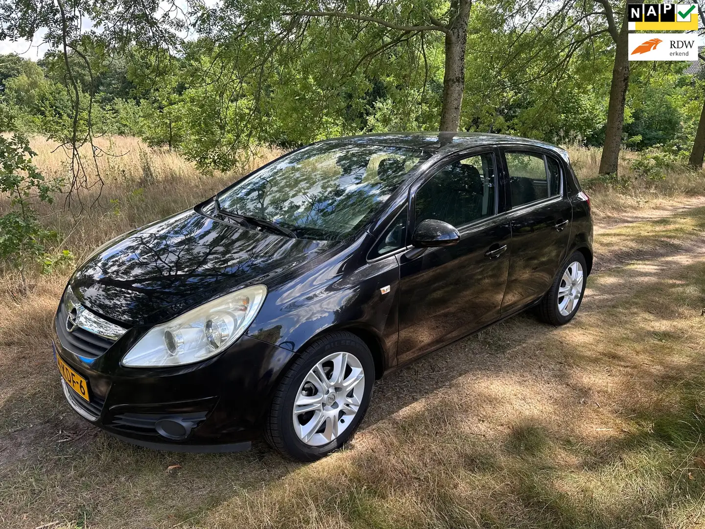 Opel Corsa 1.4-16V Enjoy AUTOMAAT apk t/m 10-07-2026 Zwart - 1