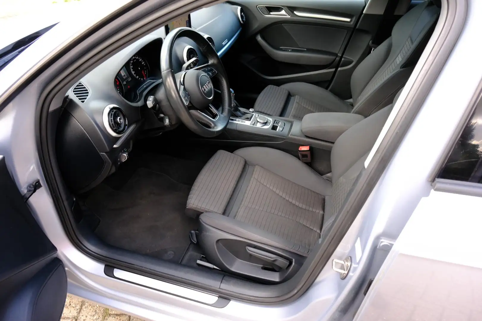 Audi A3 Sportback 1.0 TFSI Sport Lease Edition Aut. *52.17 Grijs - 2