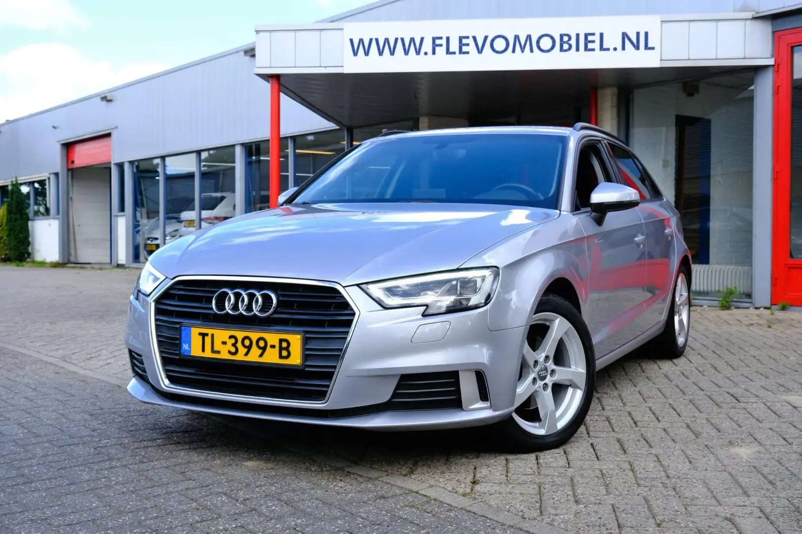 Audi A3 Sportback 1.0 TFSI Sport Lease Edition Aut. *52.17 Grijs - 1