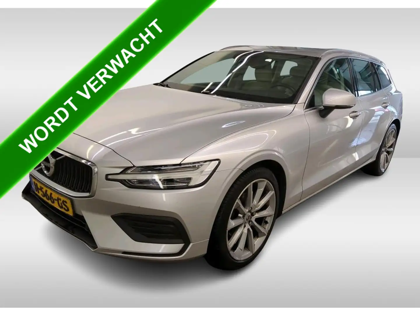 Volvo V60 2.0 D3 150PK Momentum Pro / Leder-sportstoelen / P Grijs - 1