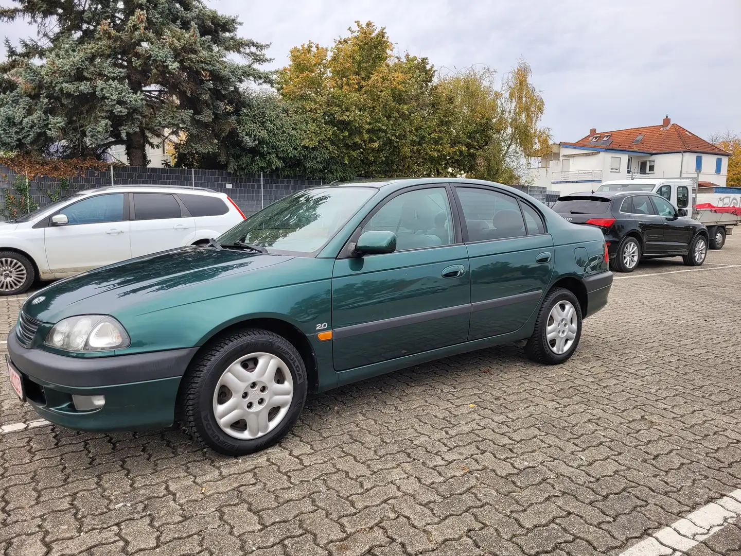 Toyota Avensis Avensis 2.0 linea sol Grün - 2