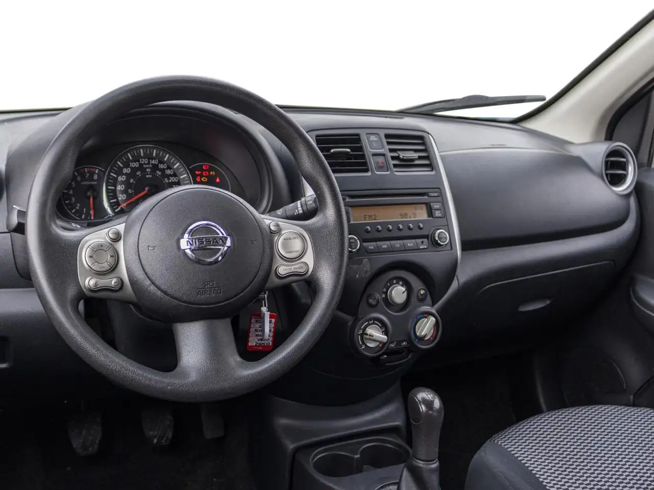 Nissan Micra снимка Nissan Micra