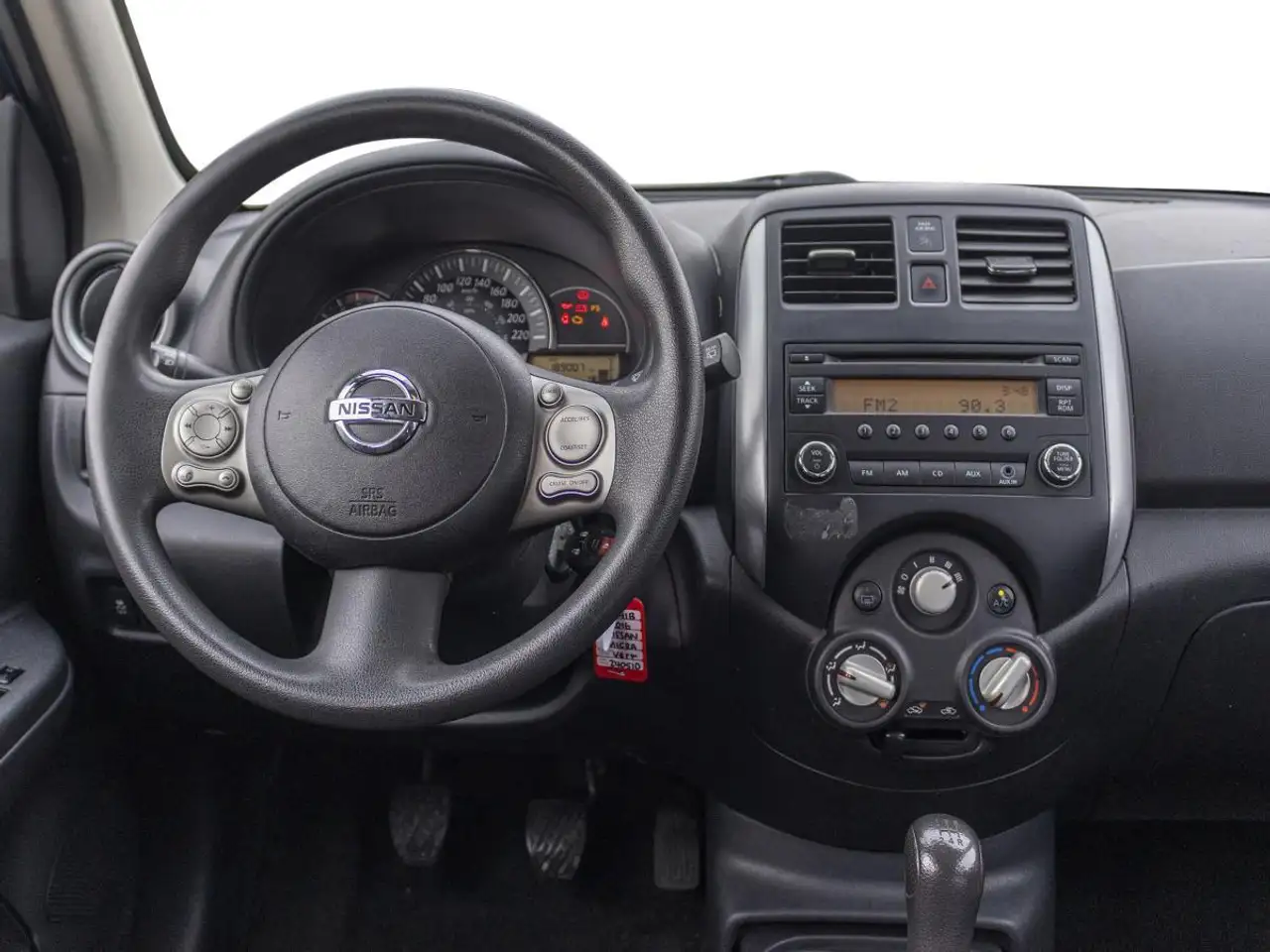 Nissan Micra снимка Nissan Micra